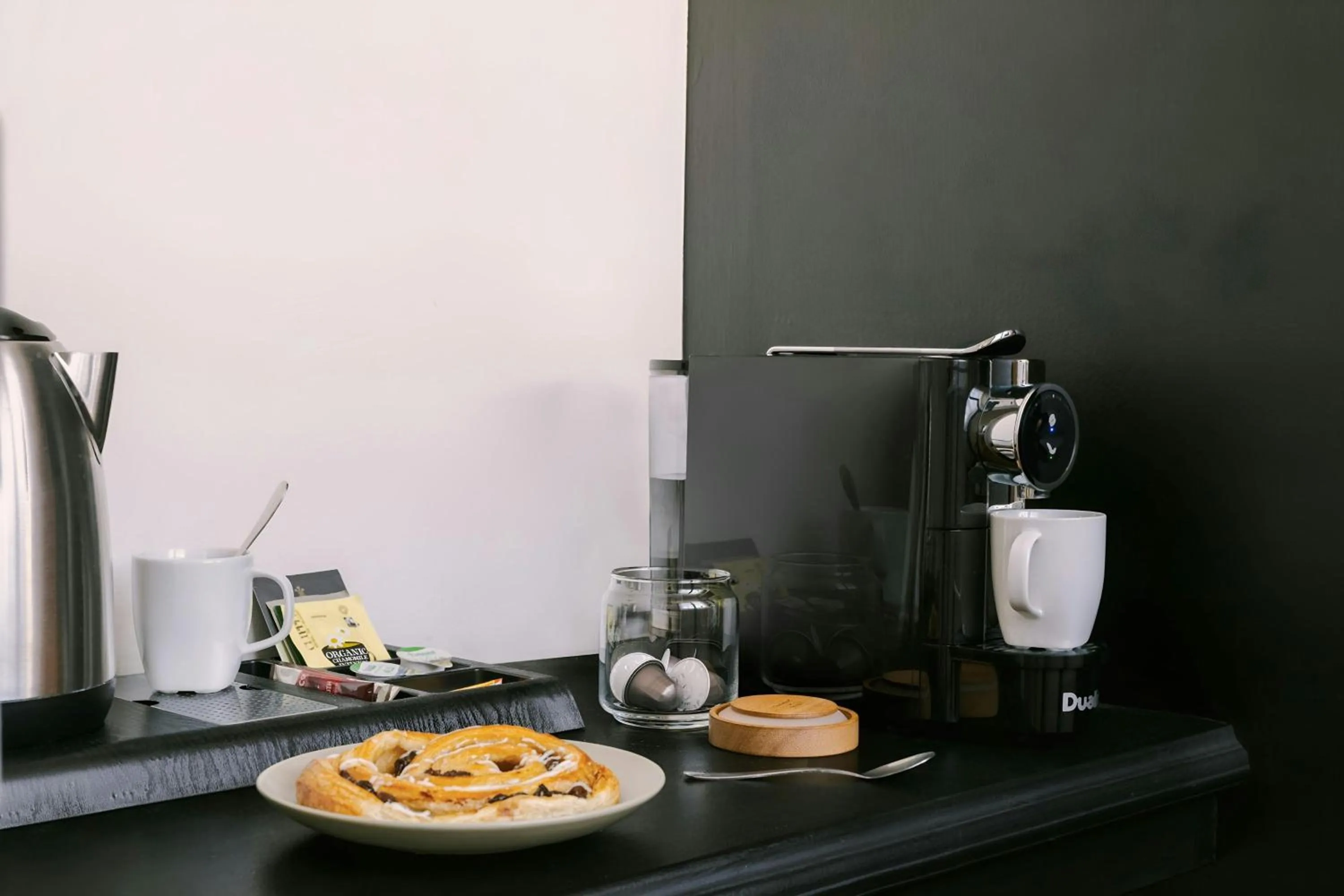 Bedroom in Chelsea Green Hotel, Sonder by Marriott Bonvoy