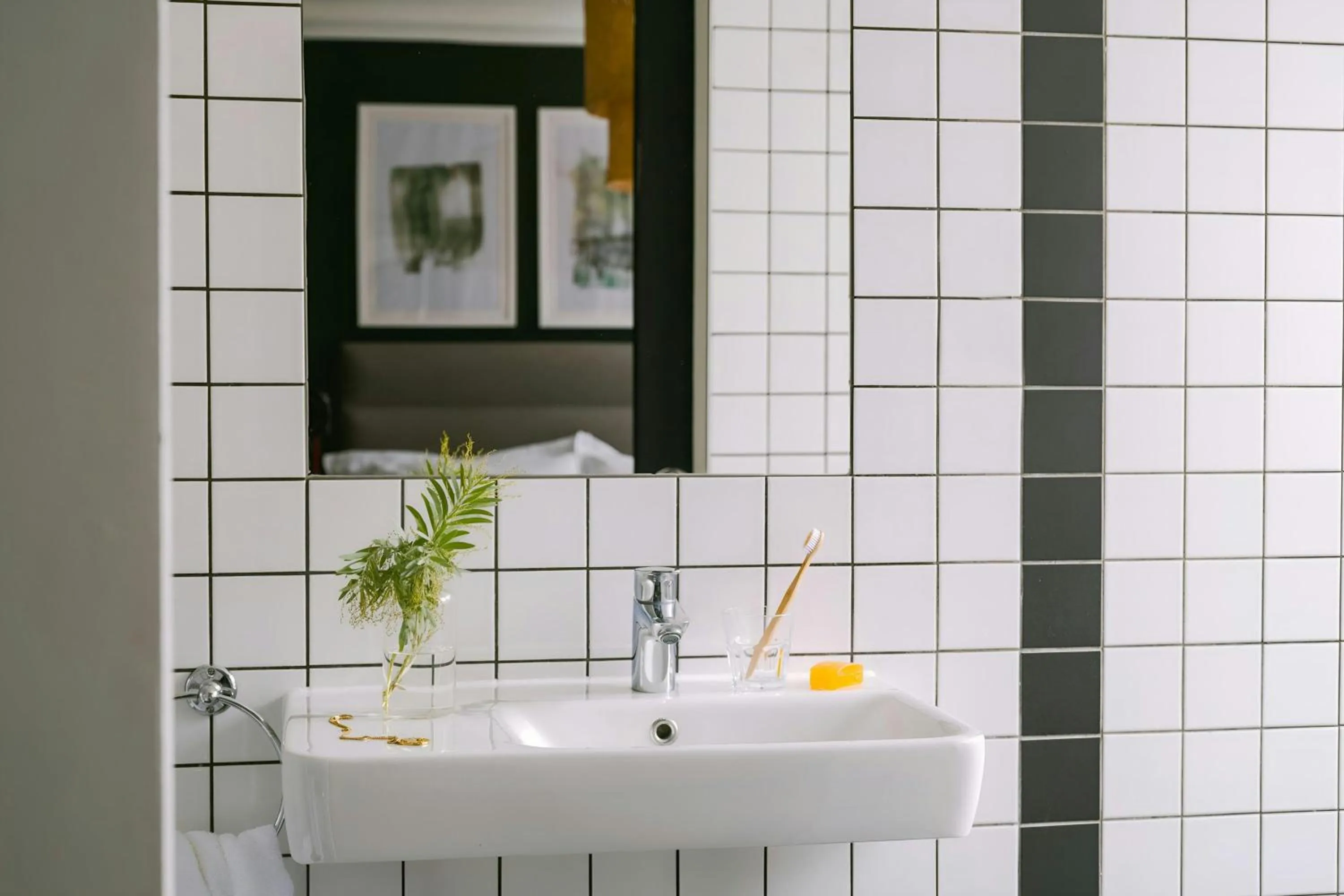 Bathroom in Chelsea Green Hotel, Sonder by Marriott Bonvoy