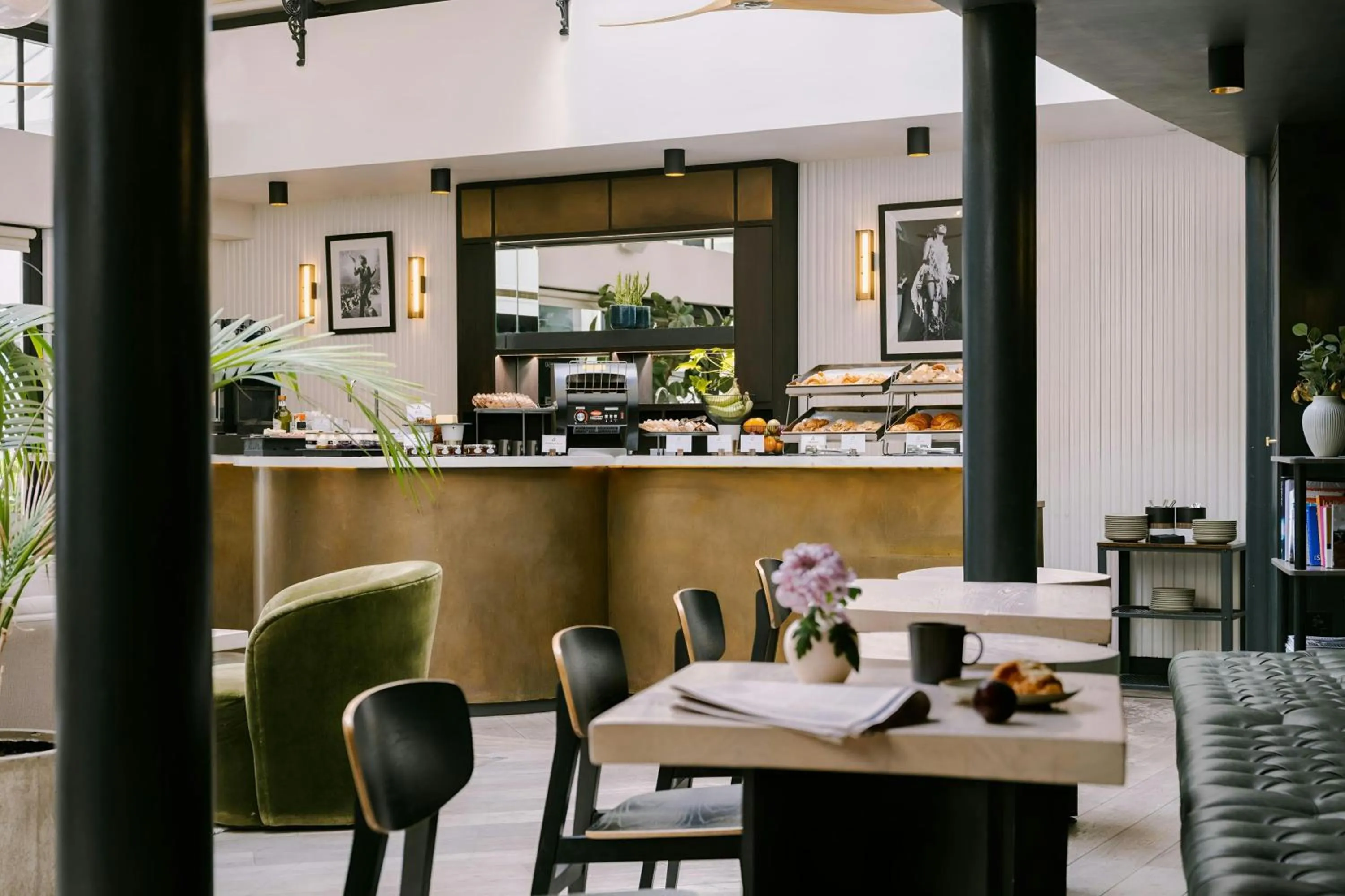 Breakfast in Chelsea Green Hotel, Sonder by Marriott Bonvoy