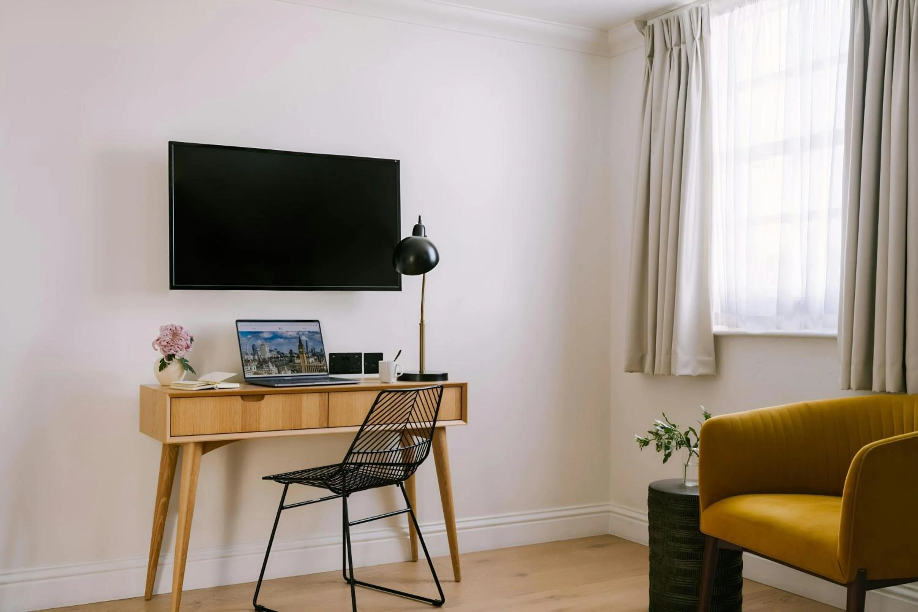 Bedroom in Chelsea Green Hotel, Sonder by Marriott Bonvoy