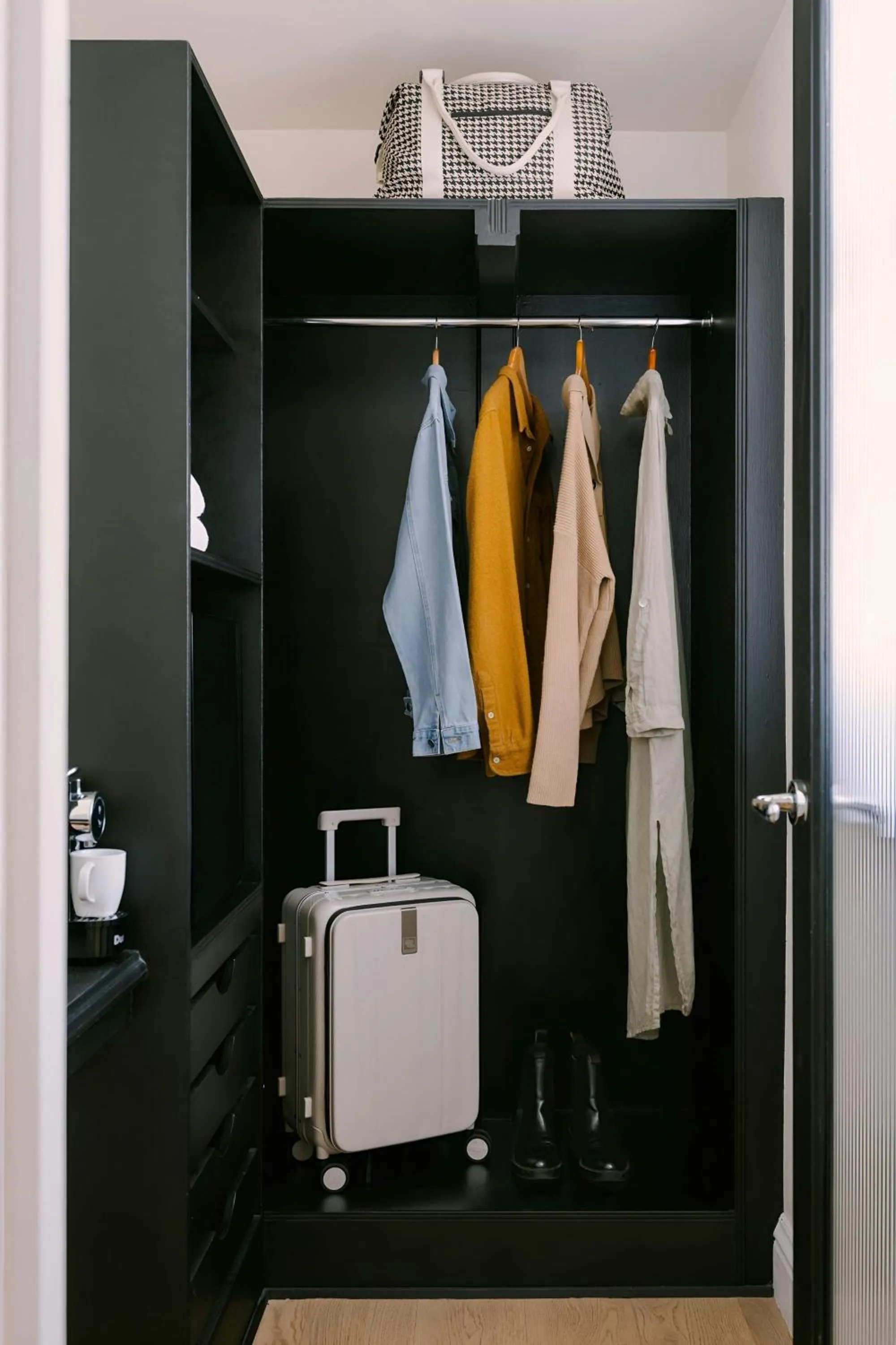 Bedroom in Chelsea Green Hotel, Sonder by Marriott Bonvoy