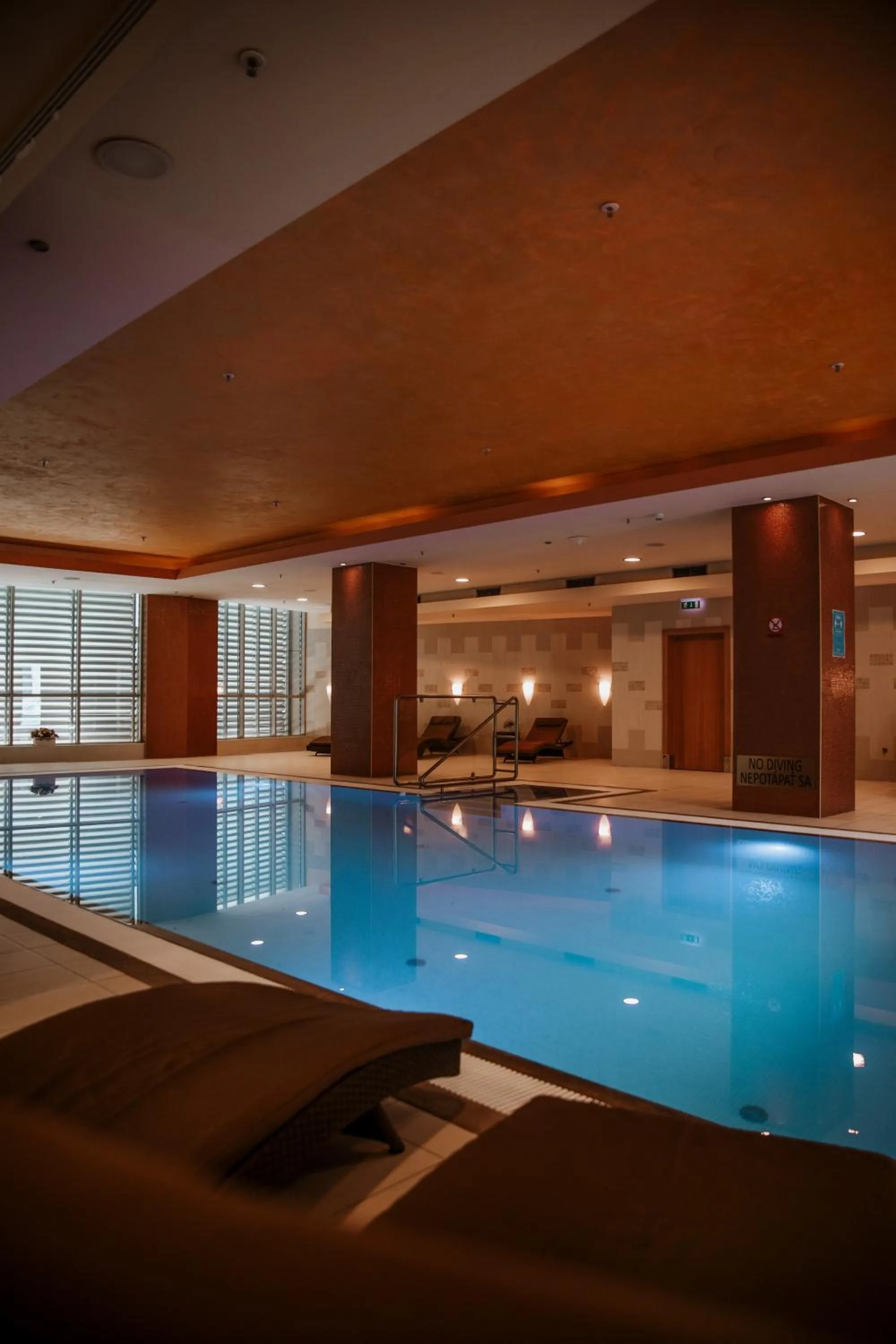 Swimming pool in DoubleTree by Hilton Bratislava