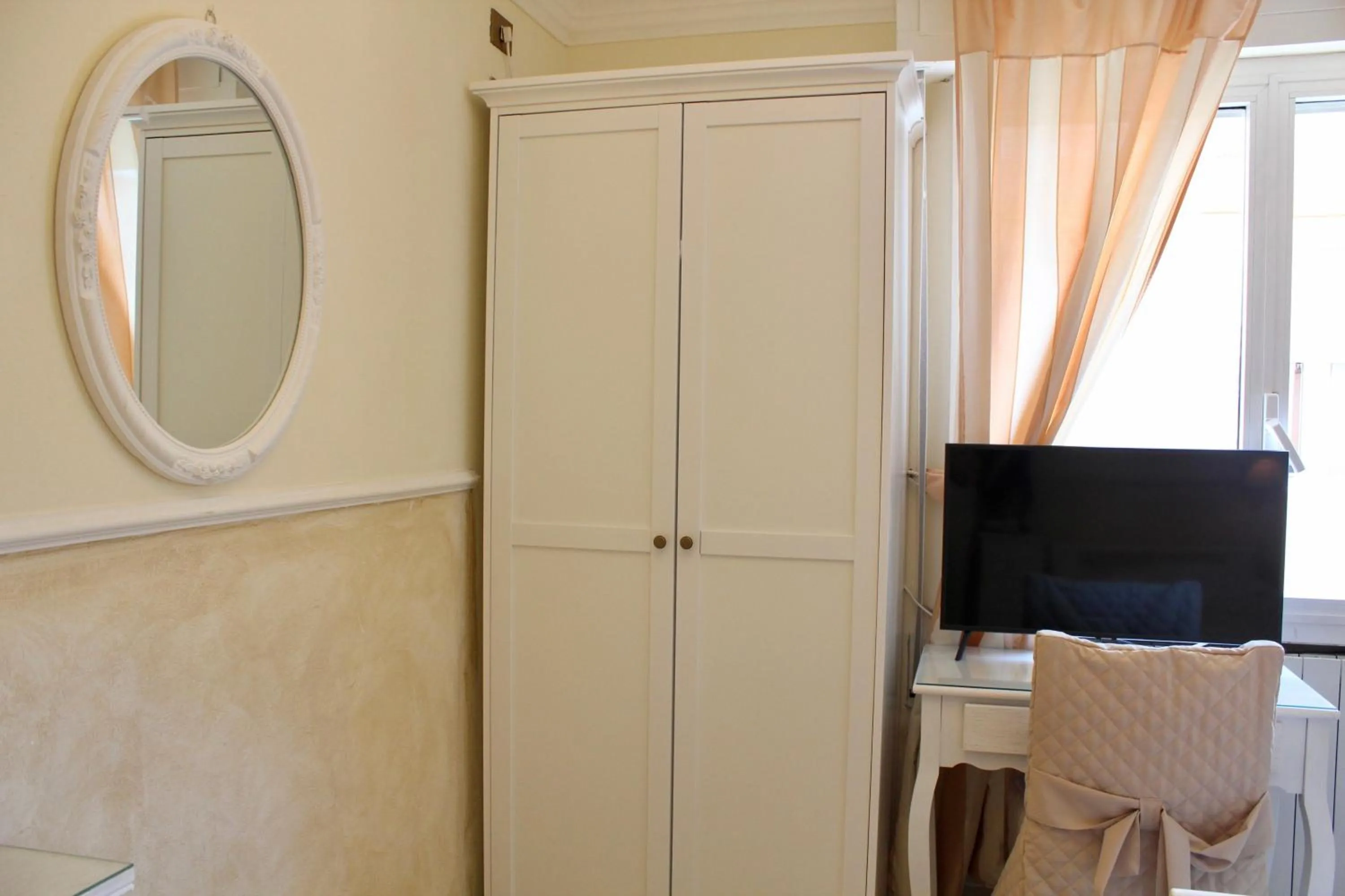 TV and multimedia in Hotel Tahiti