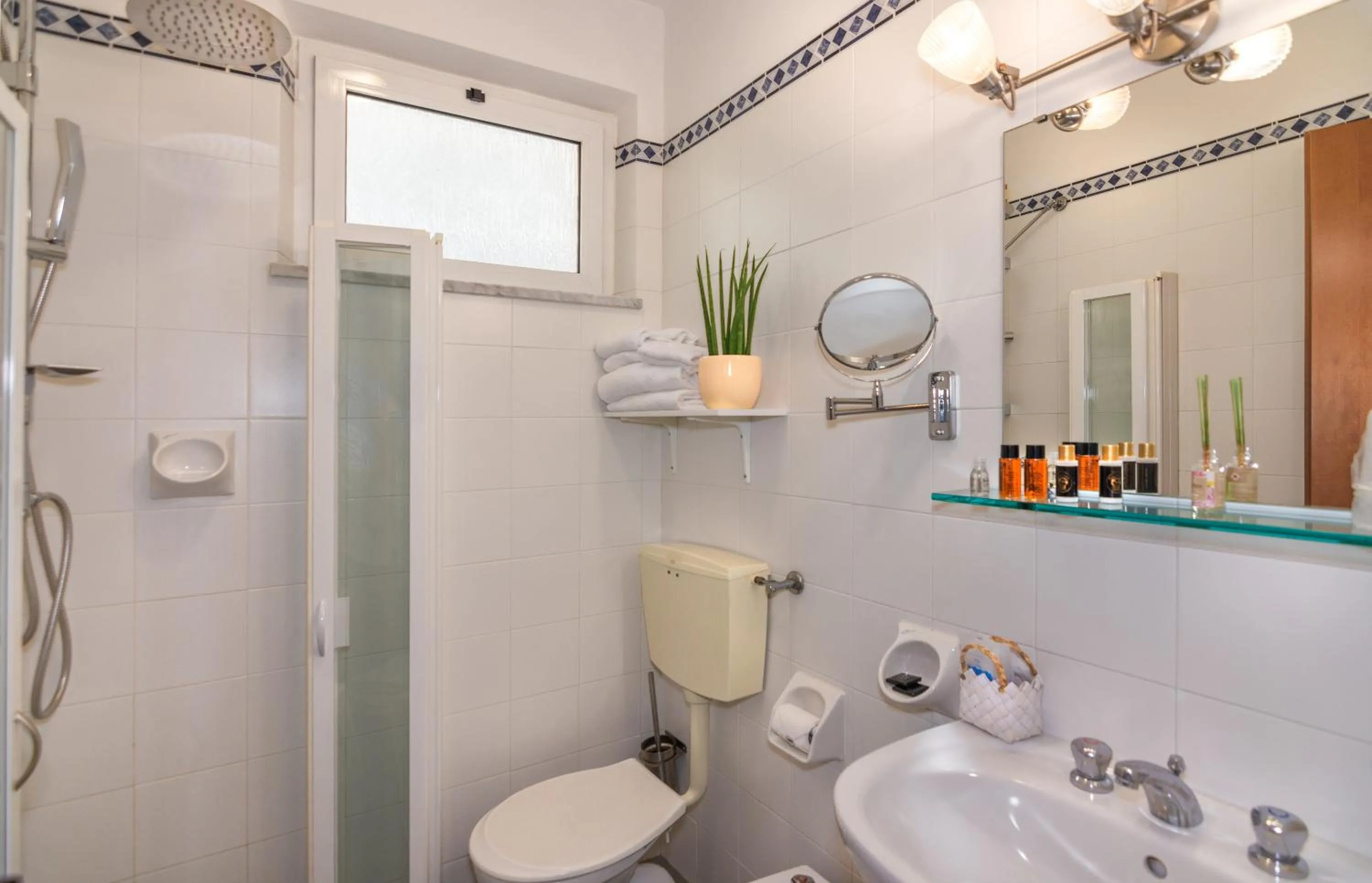 Bathroom in Hotel Tahiti