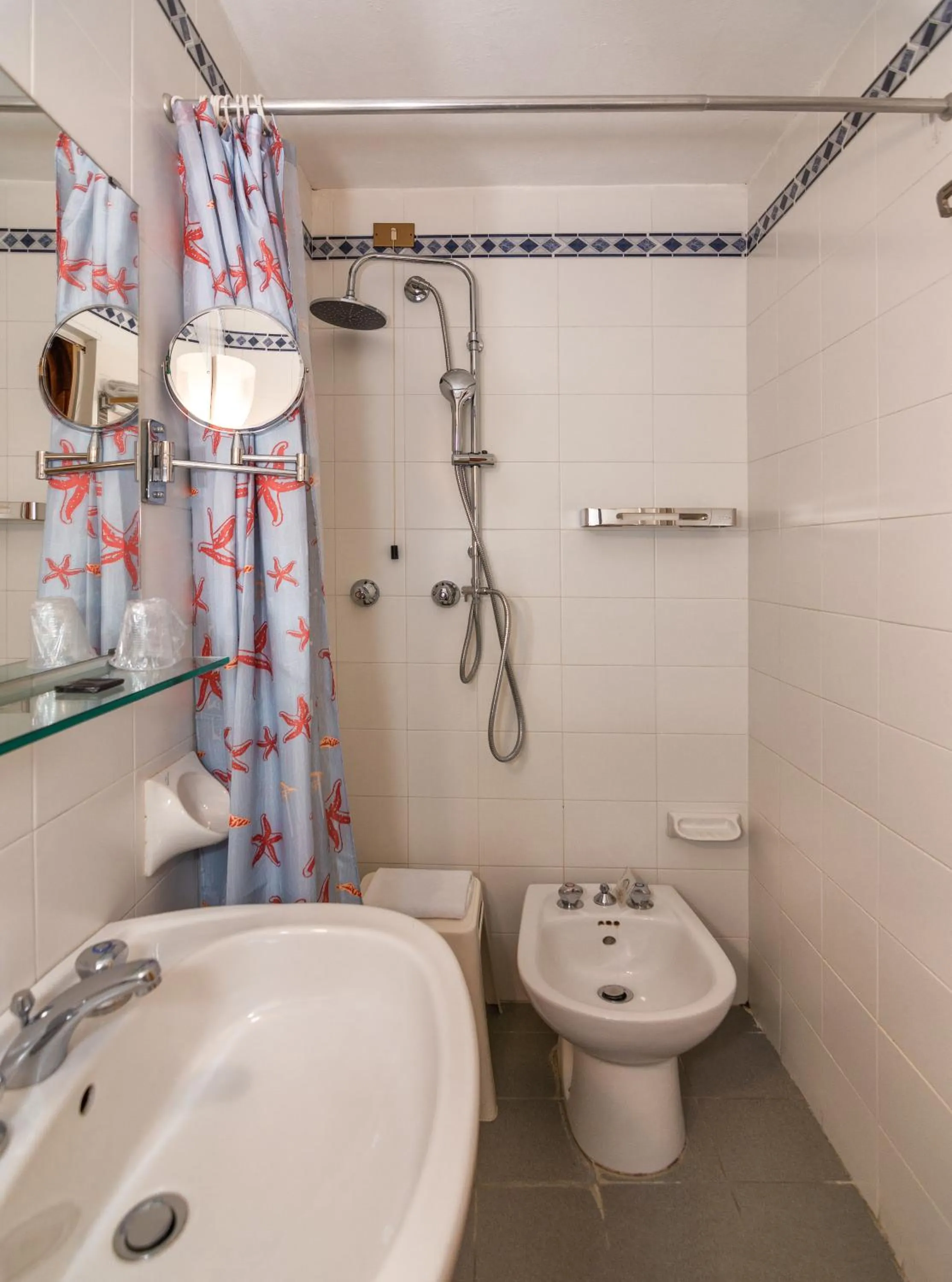 Bathroom in Hotel Tahiti