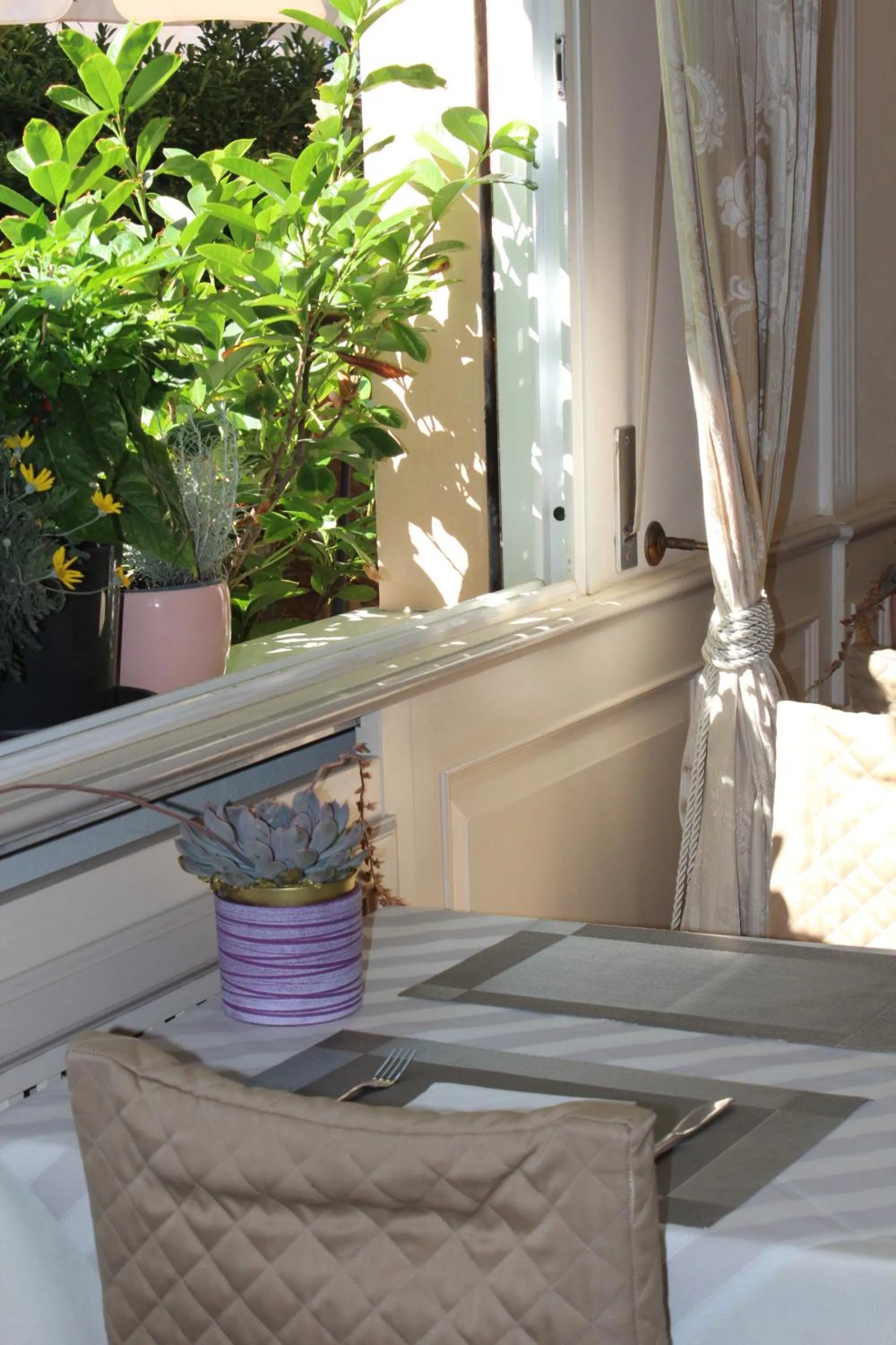 Breakfast in Hotel Tahiti