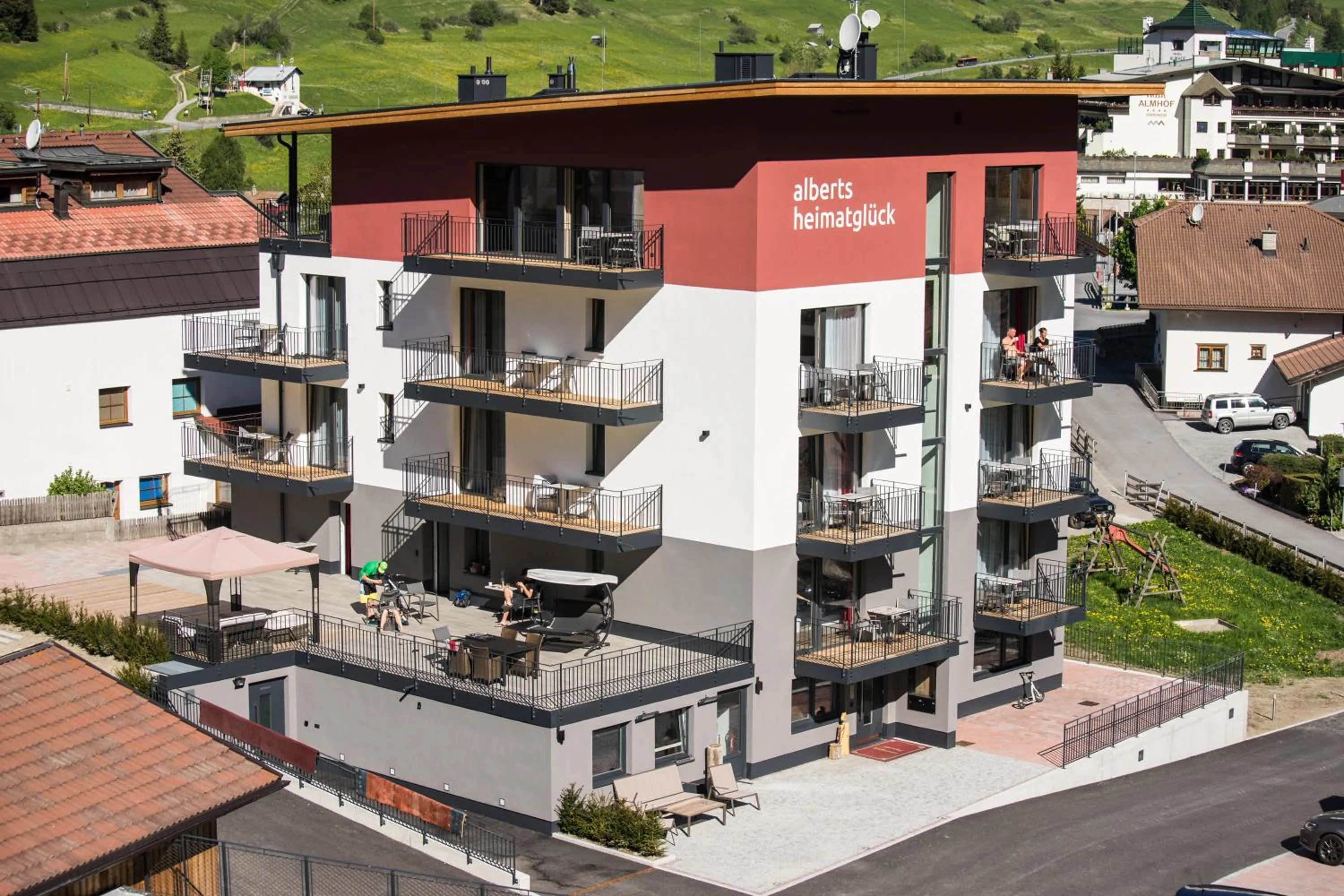 Bird's eye view in Alberts Heimatglück