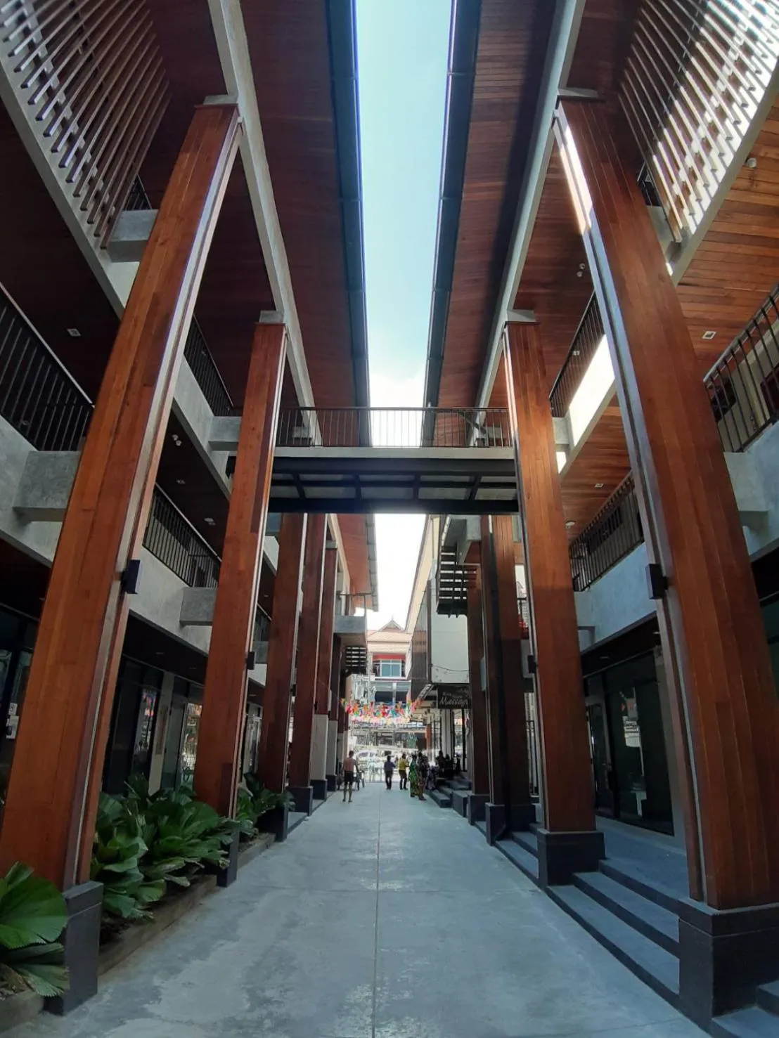 Patio in J4 Samui Hotel - SHA Plus