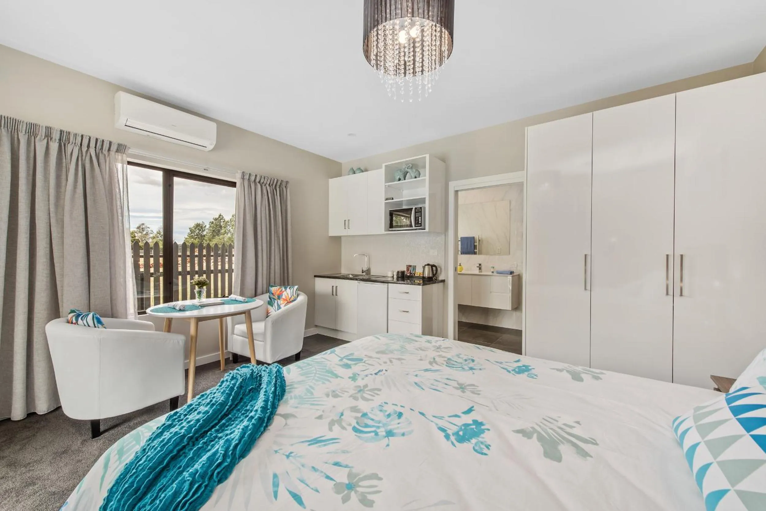 Bed in The Wellington Bed and Breakfast