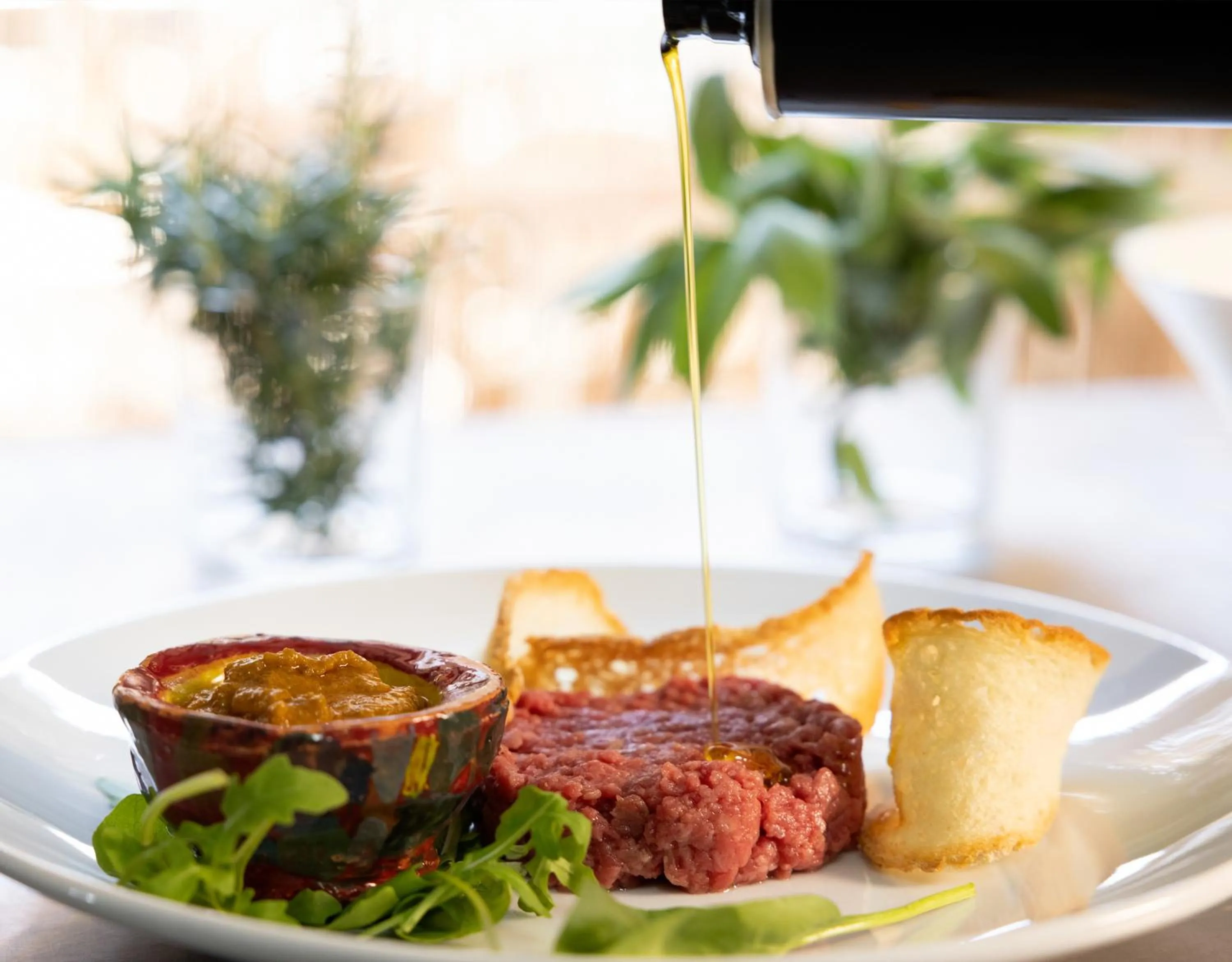 Restaurant/places to eat in Hotel Constellation