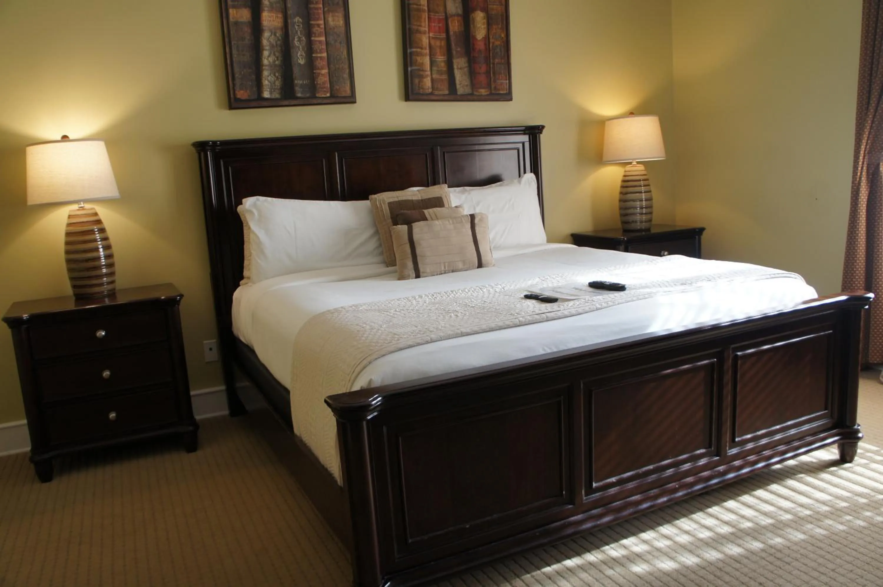 Bed in Magnolia Creek Lodge