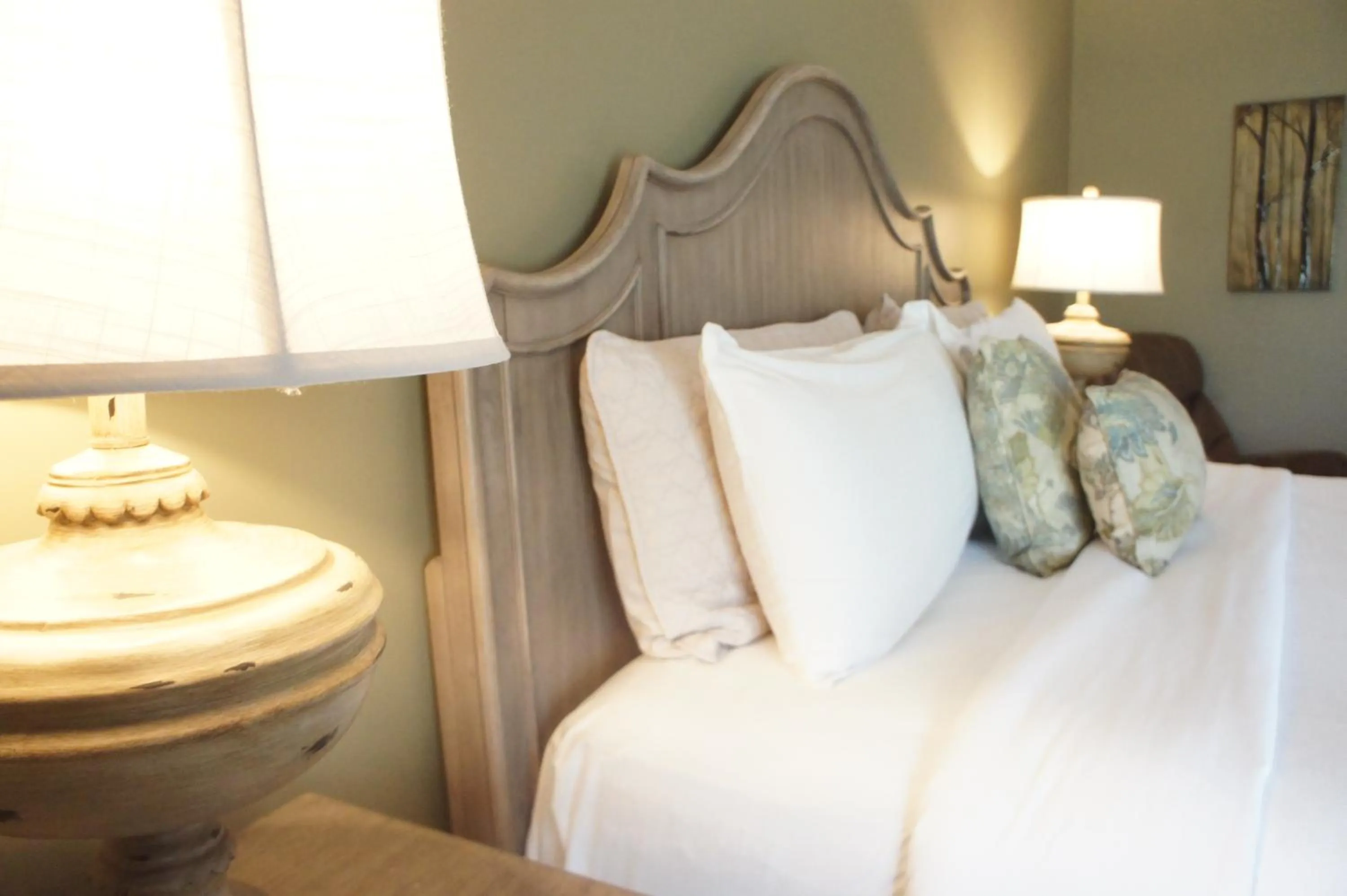 Bed in Magnolia Creek Lodge