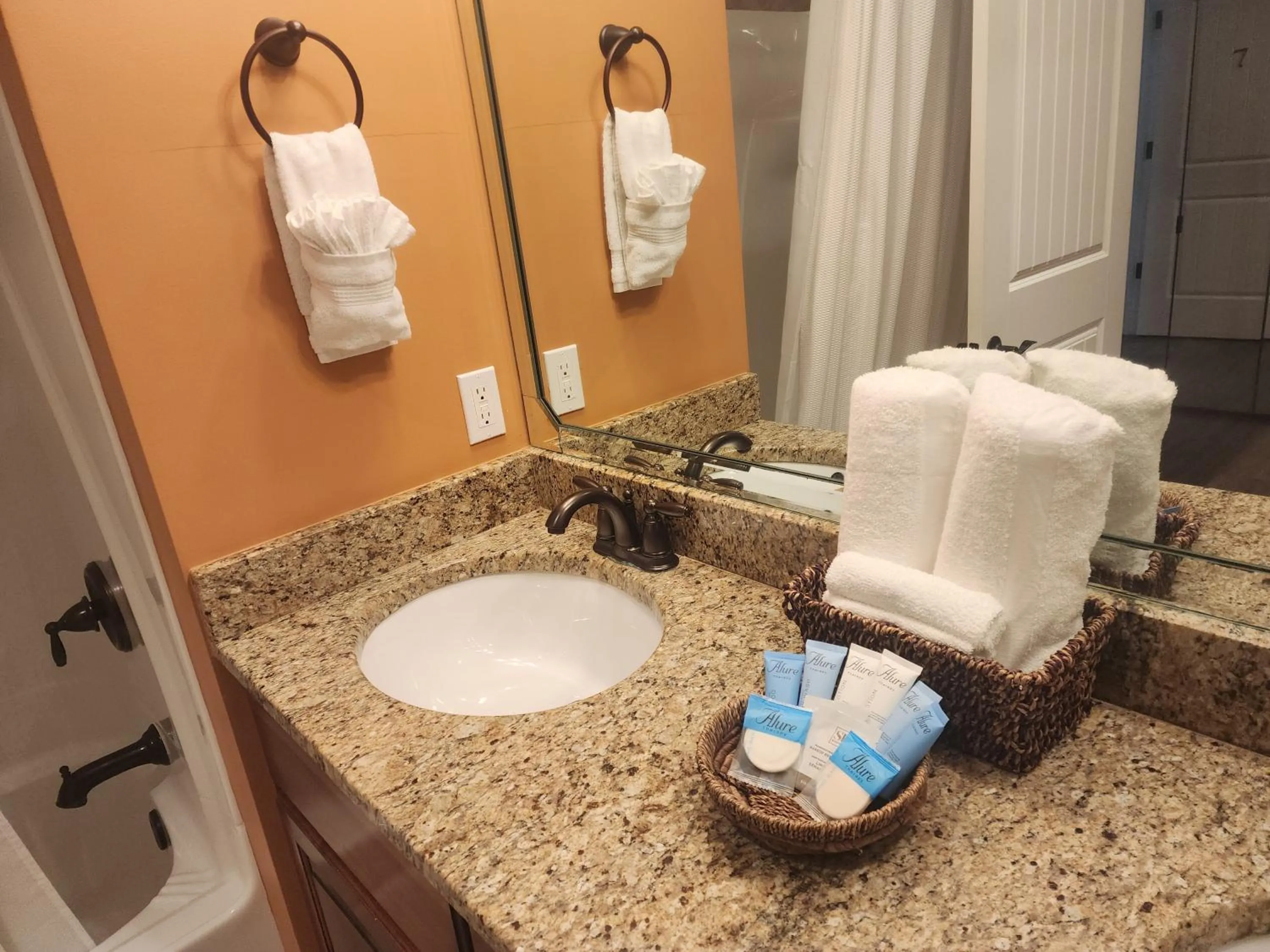 Magnolia Creek Lodge