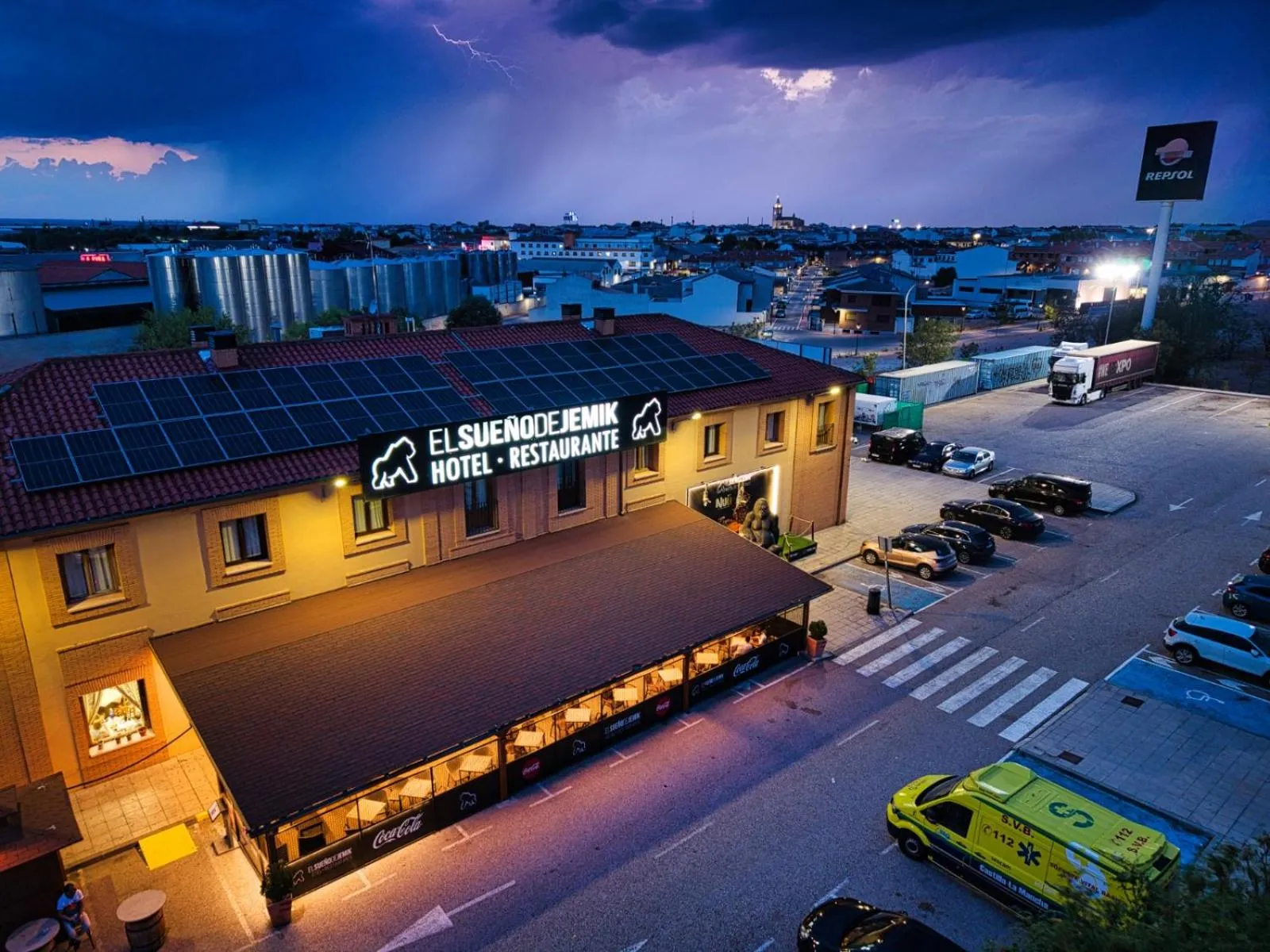 Property building in Hotel El Sueño de Jemik