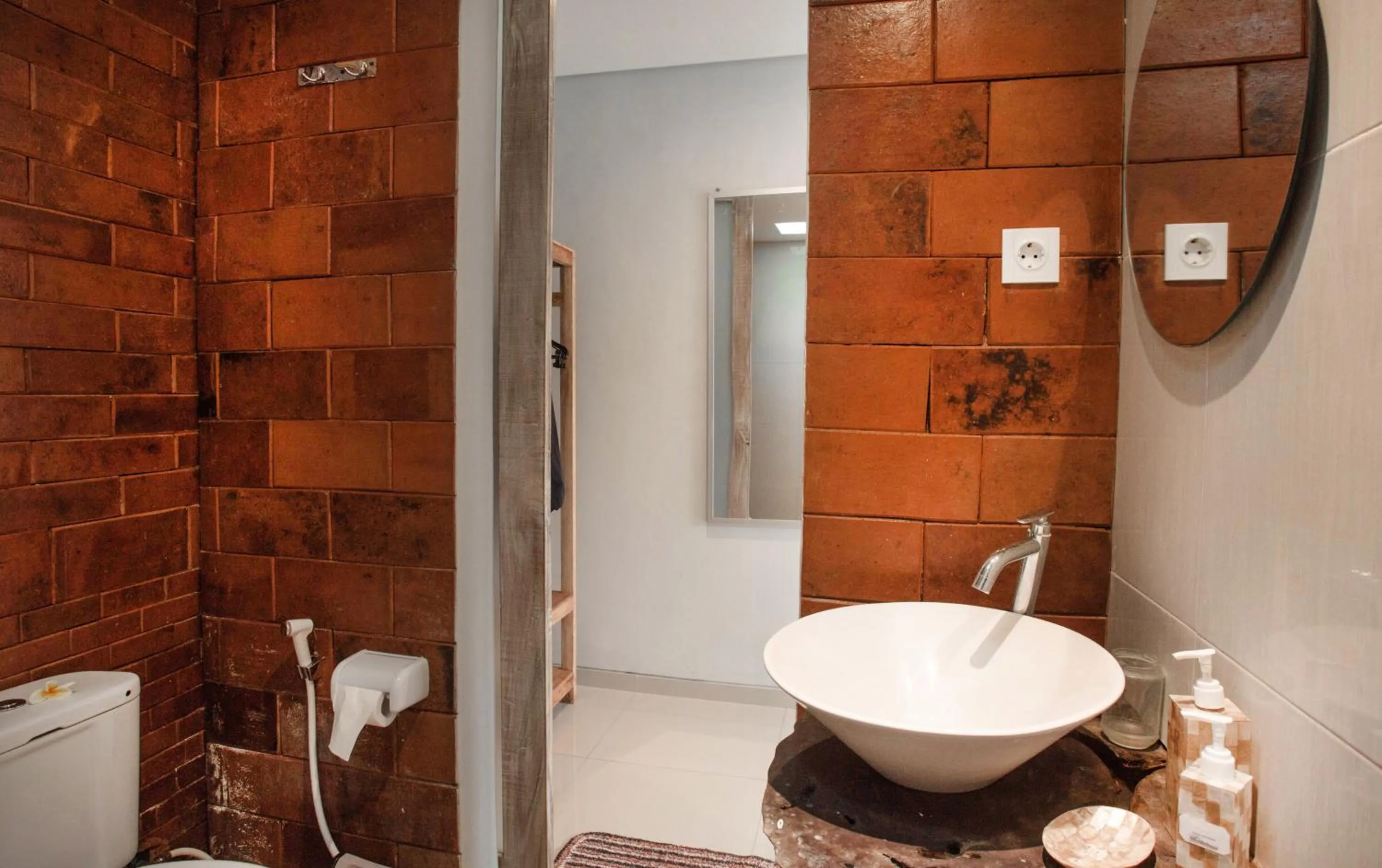 Bathroom in Umah Nugraha