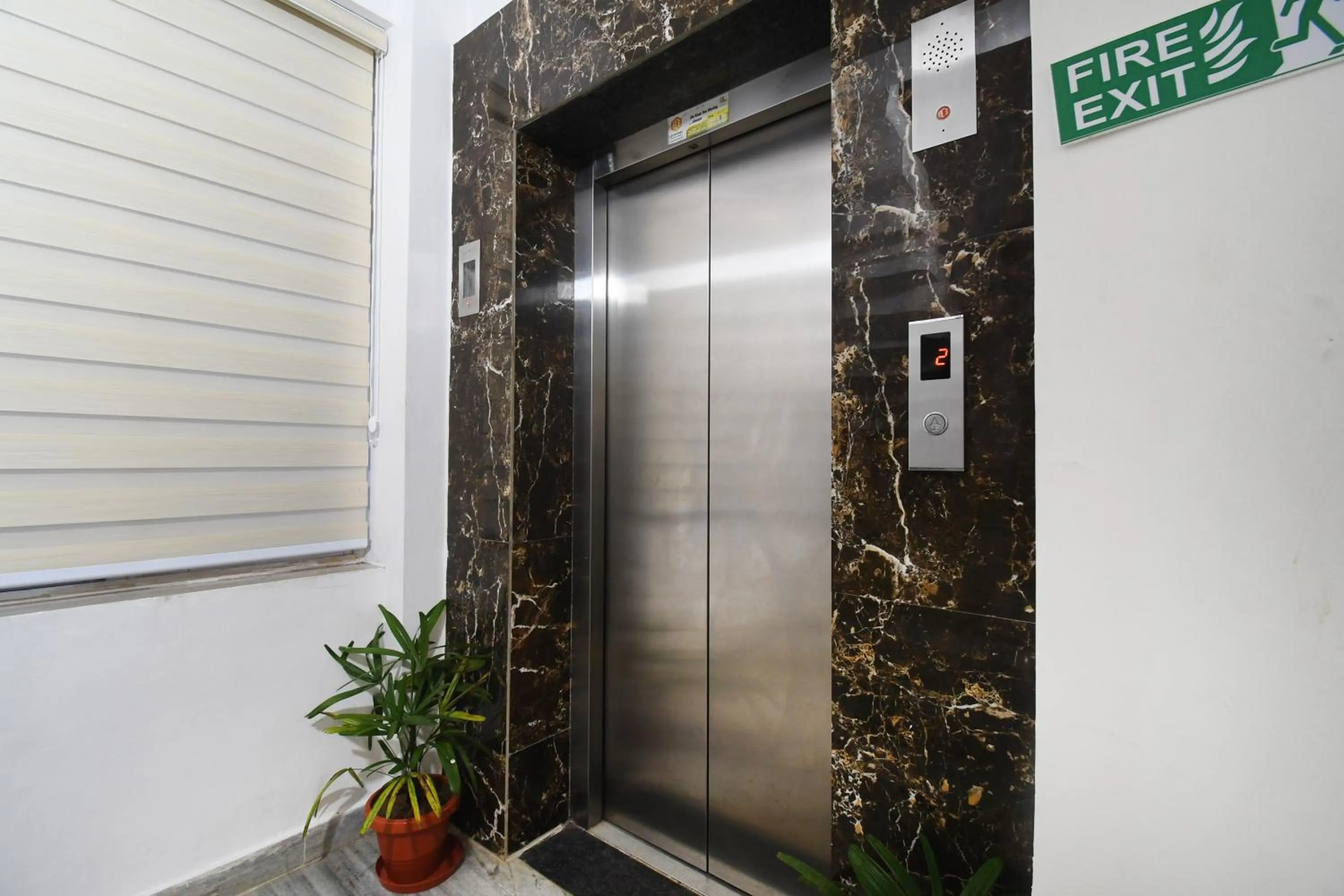 Lobby or reception in Townhouse Best Inn