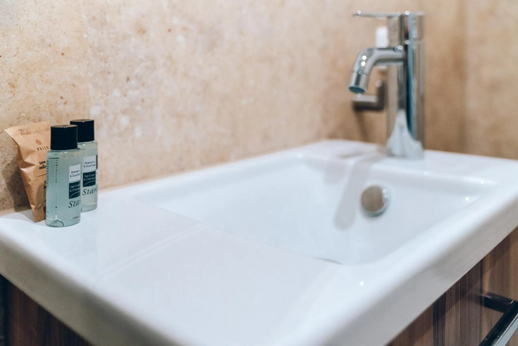 Bathroom in Adelheid Hotel garni