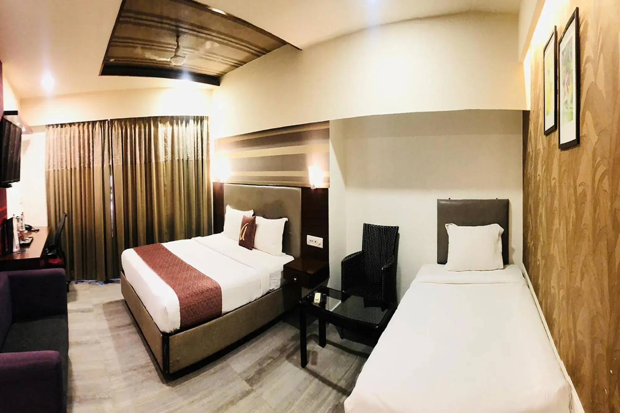 Family Room - single occupancy in FabHotel Berry's Family Room - single occupancy in FabHotel Berry's