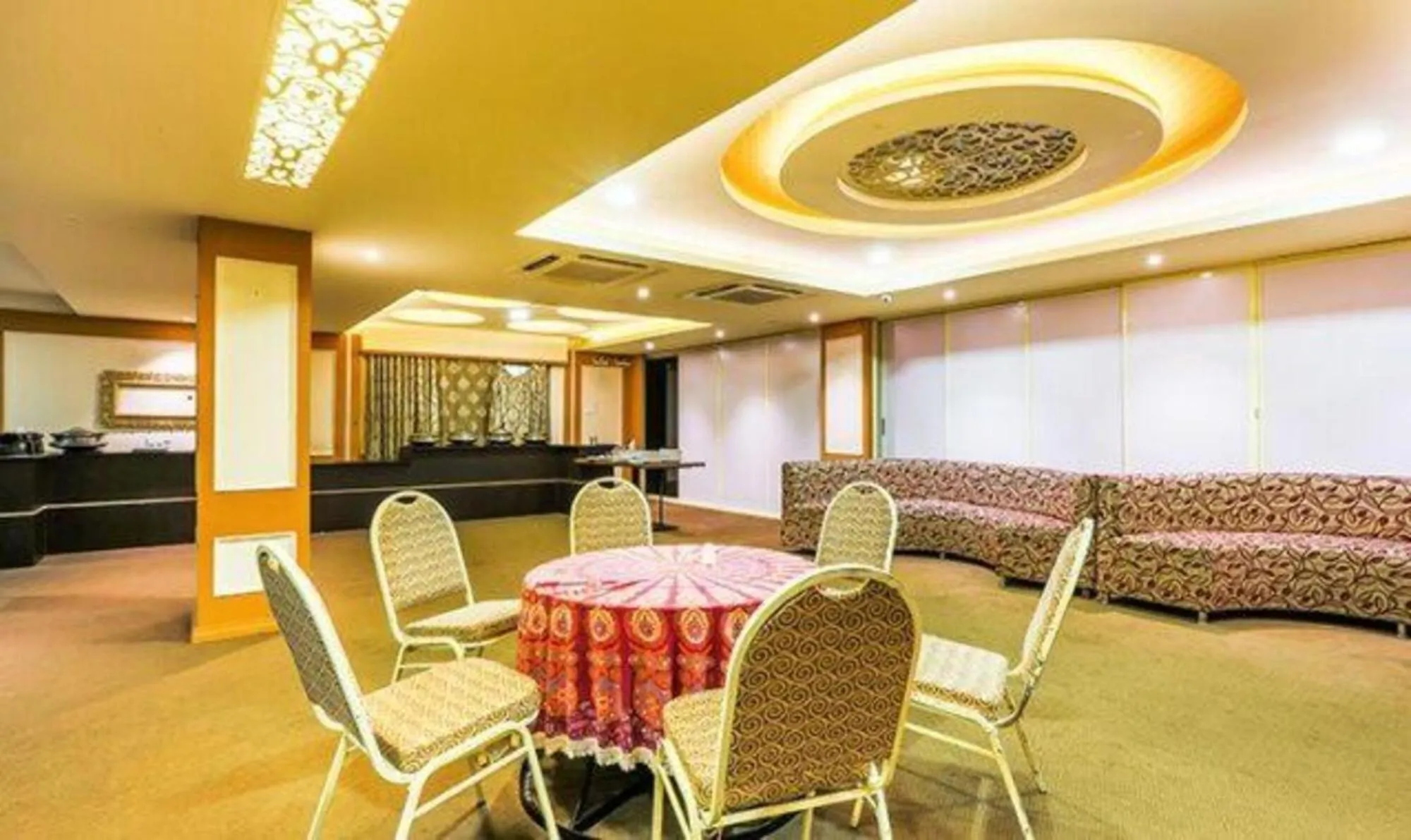 Banquet/Function facilities in FabHotel Berry's