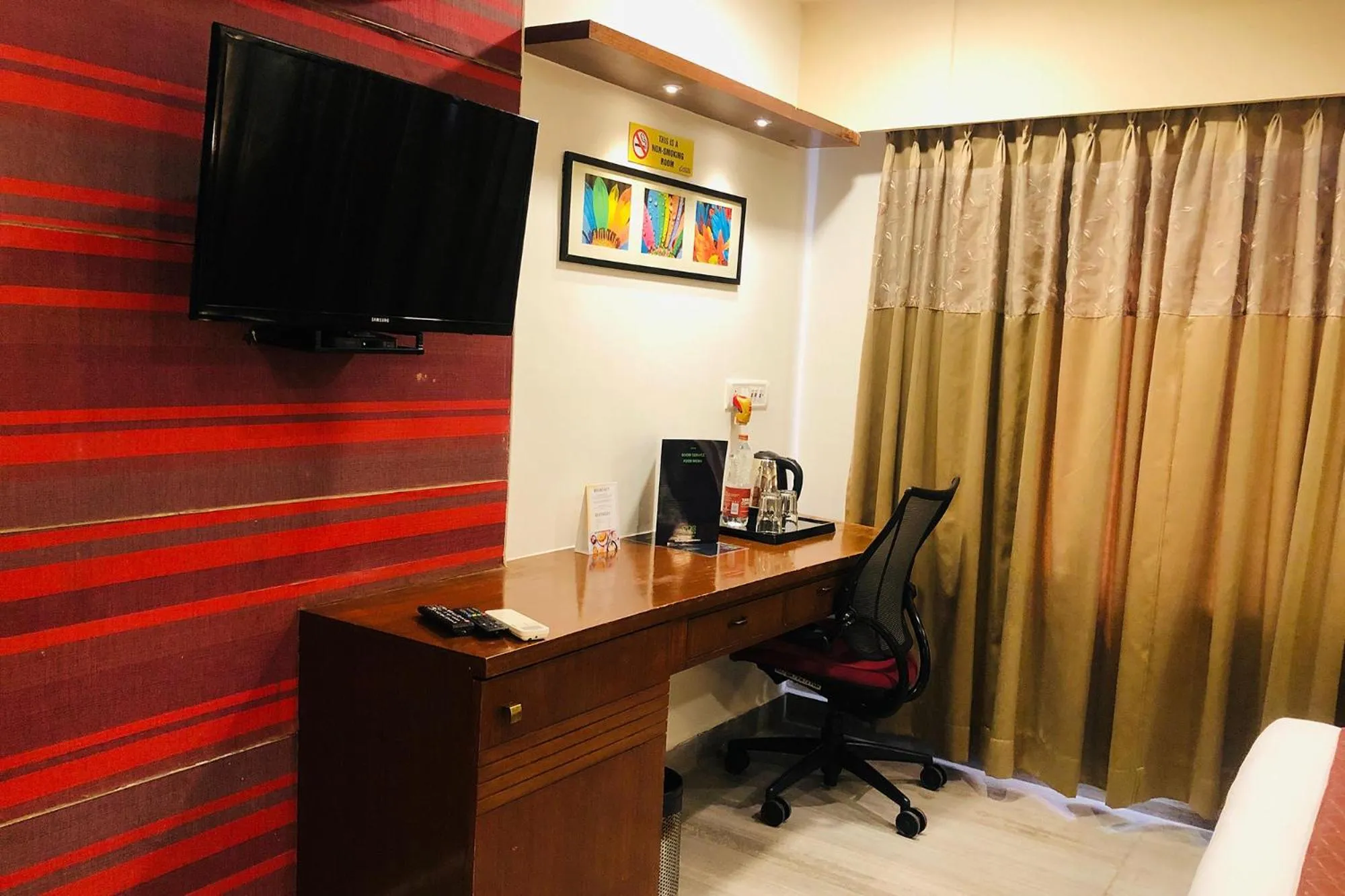 Bed in FabHotel Berry's