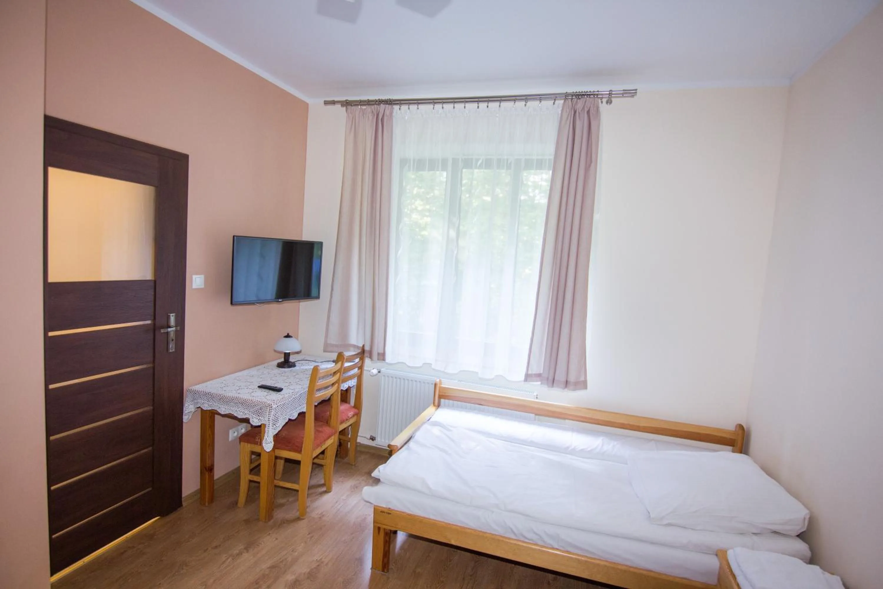 Small Twin Room - single occupancy in Willa Alkor
