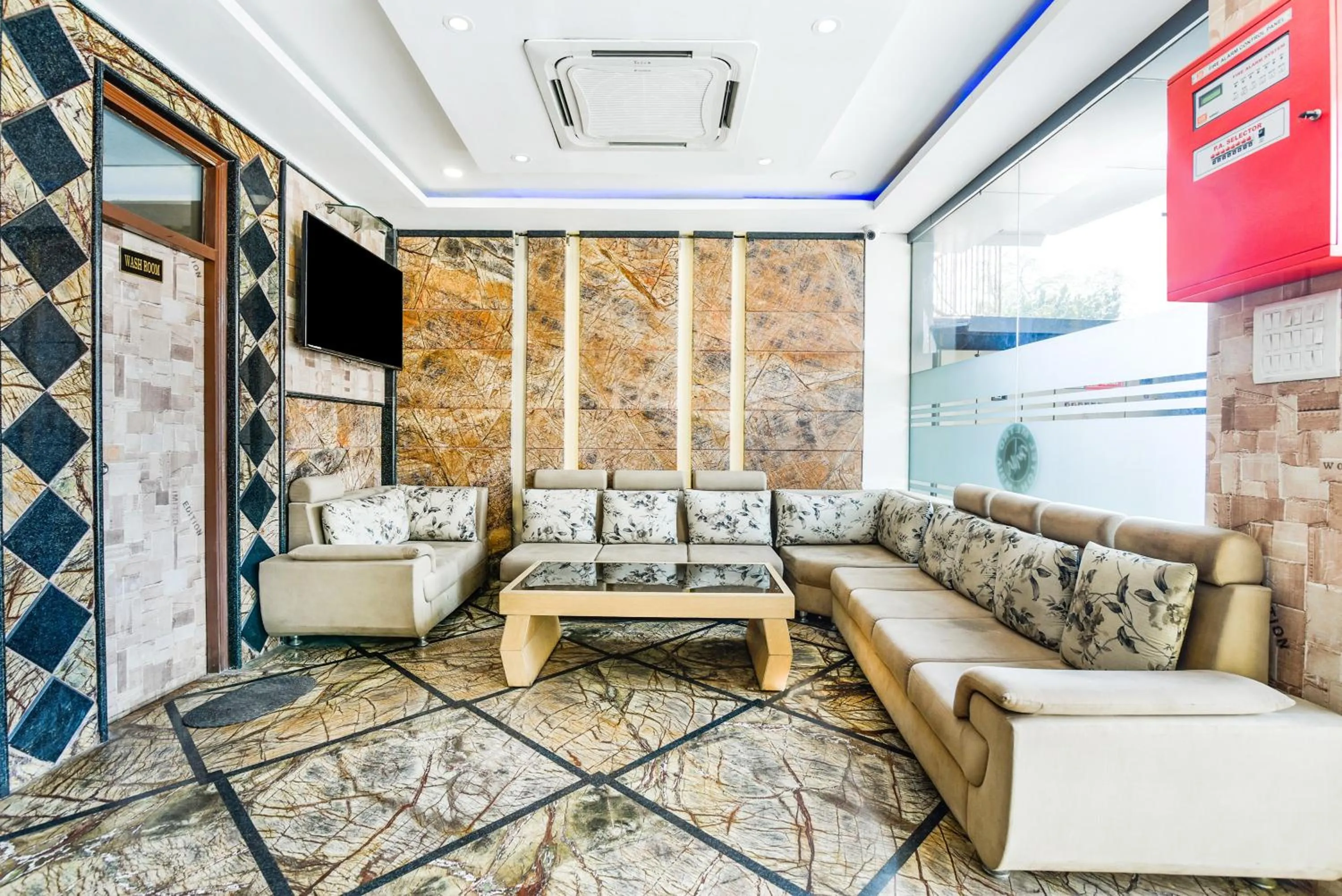 Seating area in FabHotel Metro View