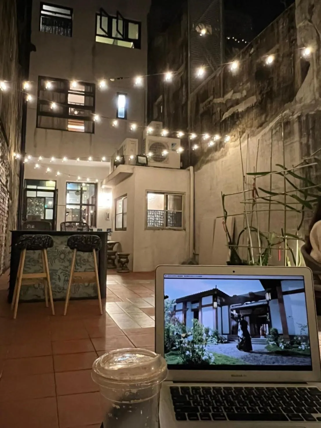 Property building in 樂客背包旅棧 Local Backpacker Hostel
