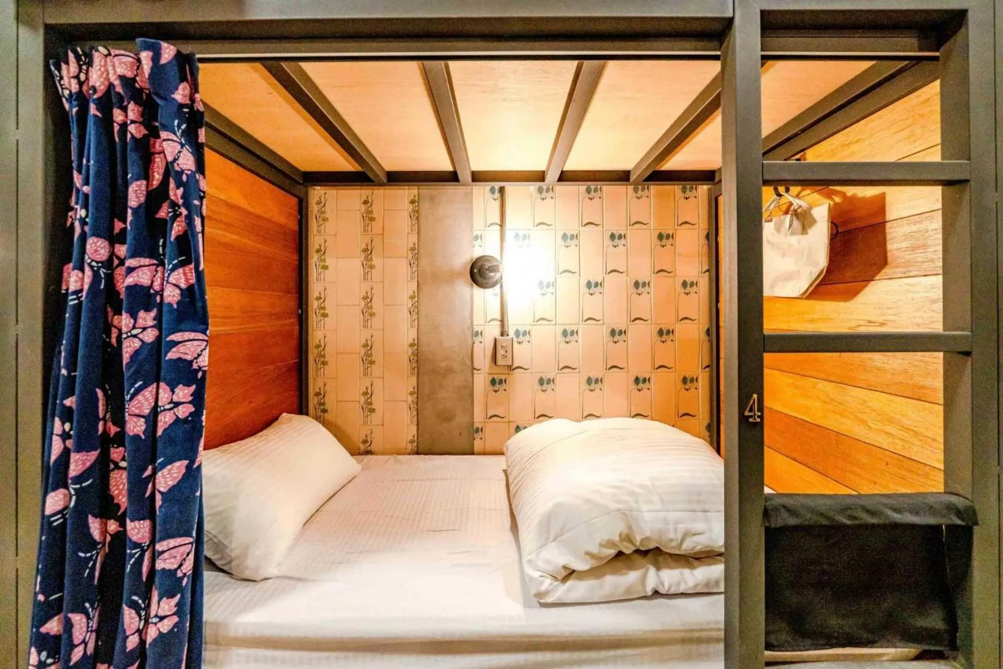 bunk bed, Bed in 樂客背包旅棧 Local Backpacker Hostel