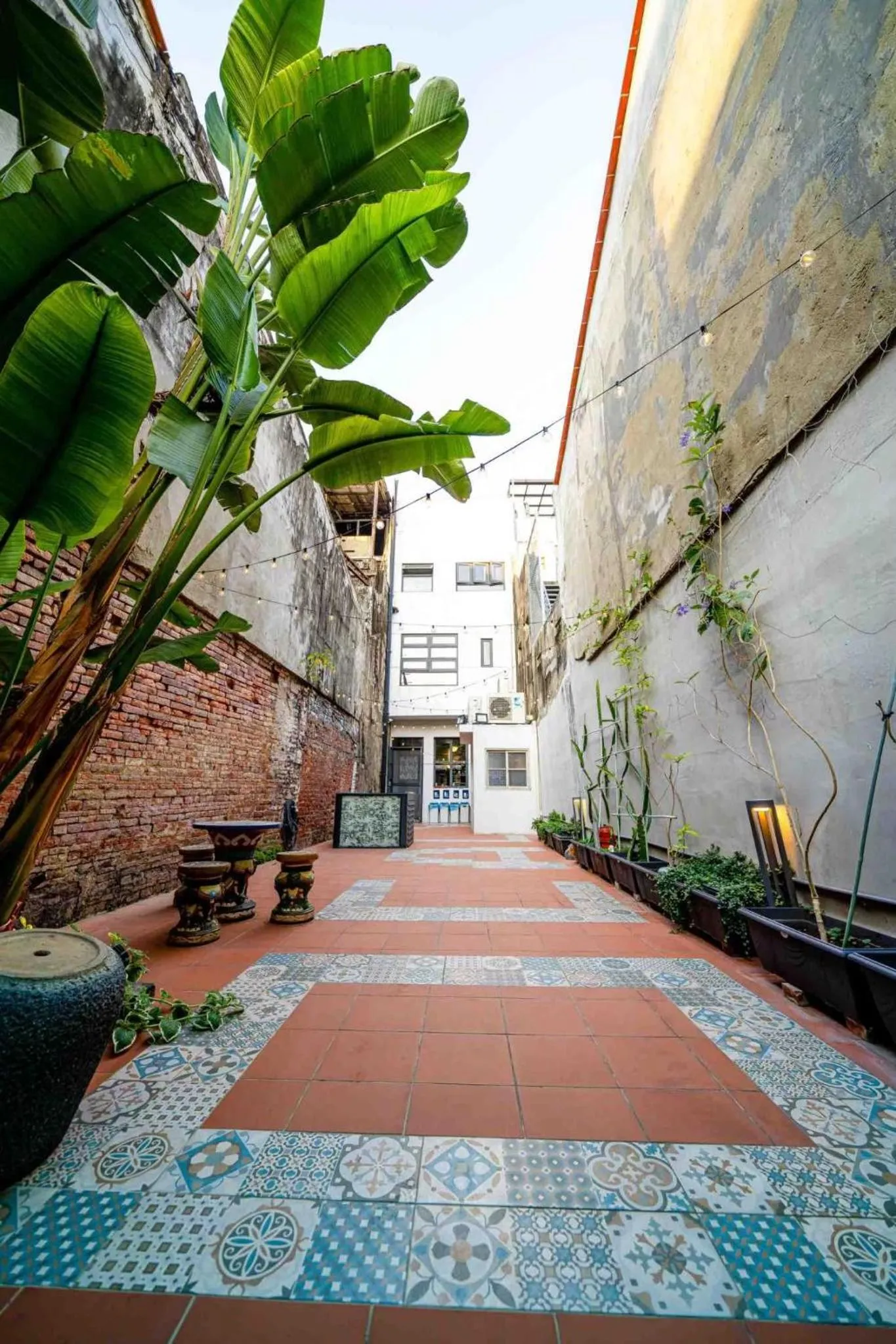 Property building in 樂客背包旅棧 Local Backpacker Hostel
