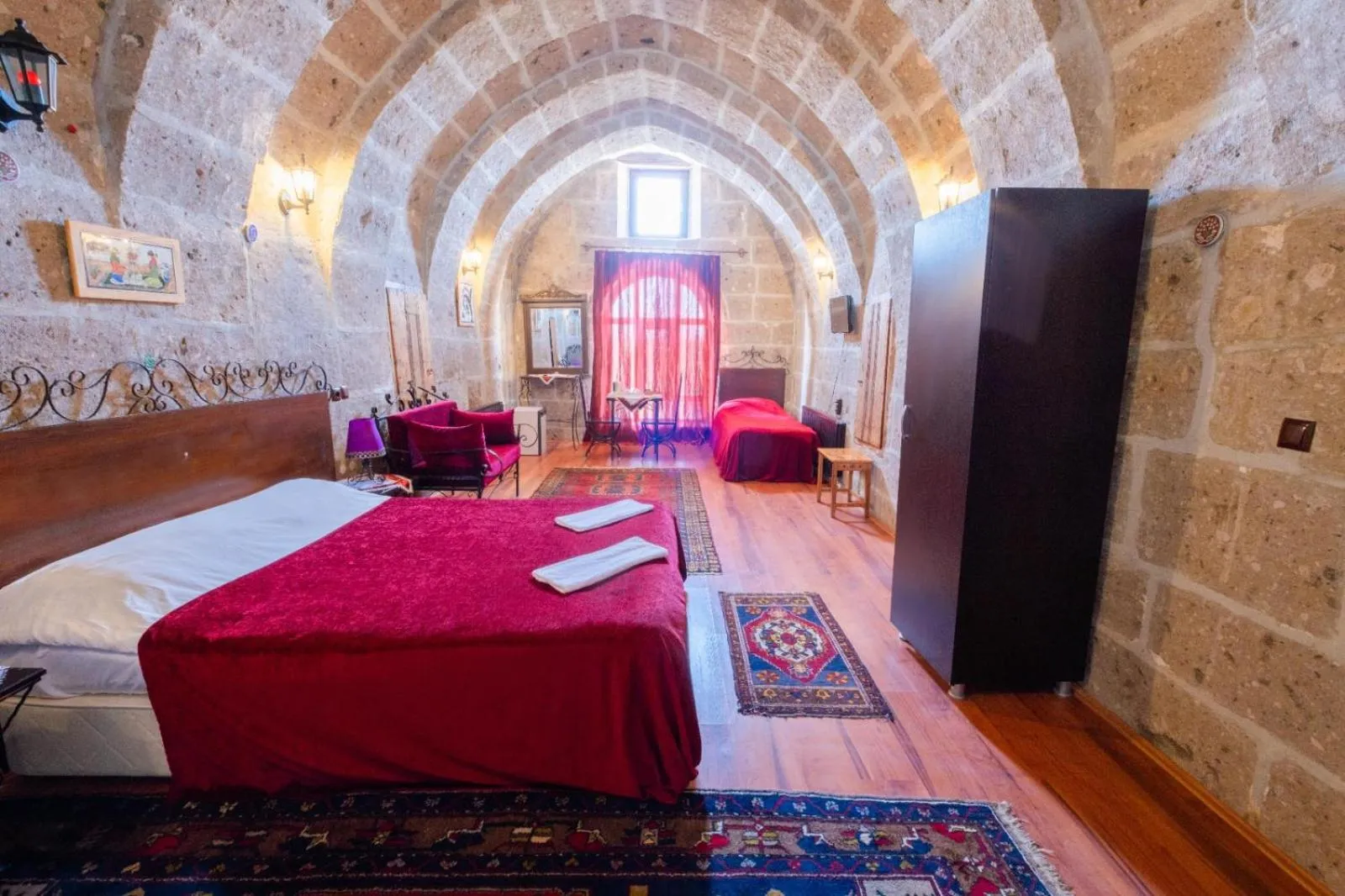 Photo of the whole room, Bed in Kapadokya Ihlara Konaklari & Caves
