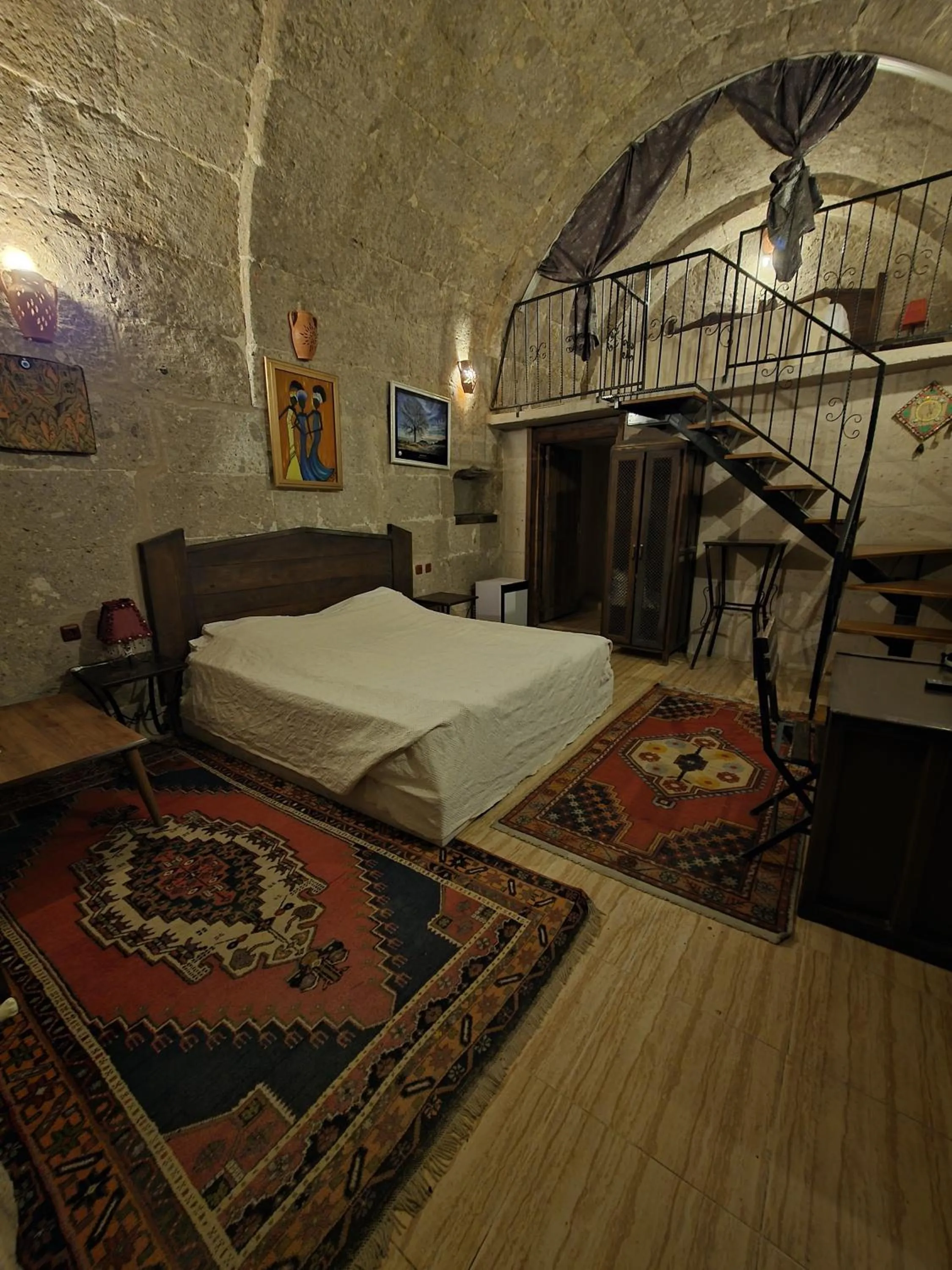 Photo of the whole room, Bed in Kapadokya Ihlara Konaklari & Caves