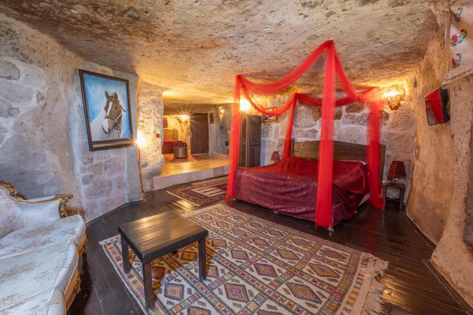 Photo of the whole room, Bed in Kapadokya Ihlara Konaklari & Caves