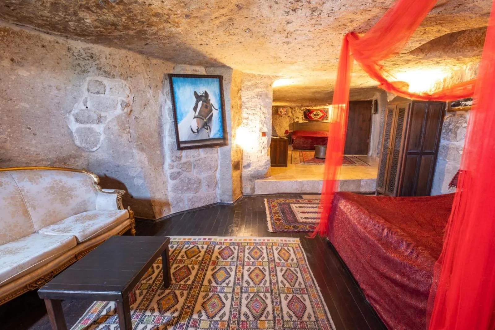 Photo of the whole room, Bed in Kapadokya Ihlara Konaklari & Caves