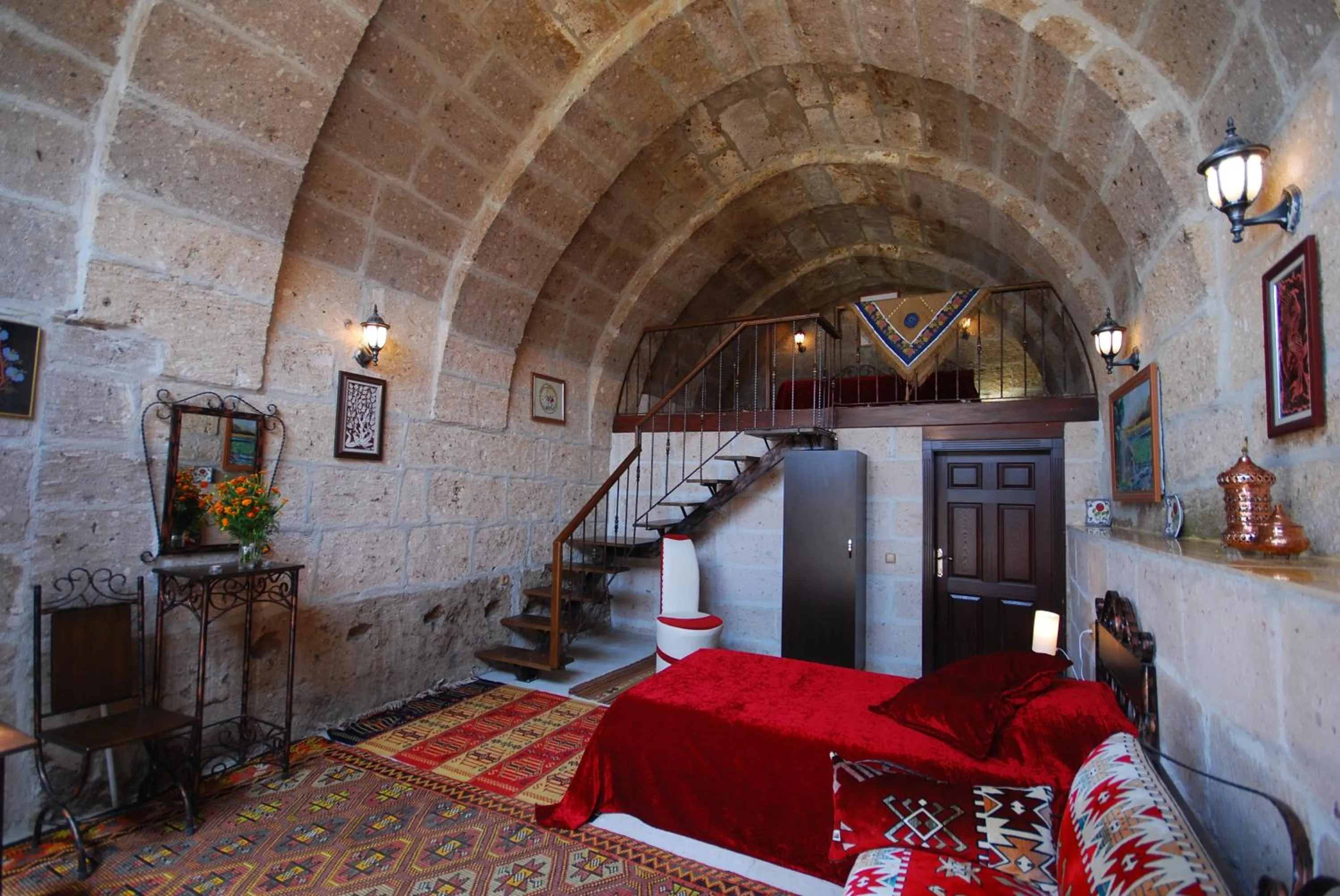 Photo of the whole room, Bed in Kapadokya Ihlara Konaklari & Caves