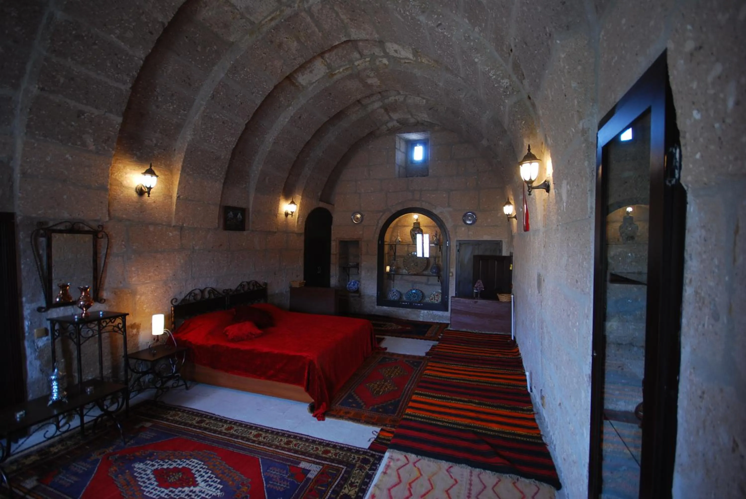 Photo of the whole room, Bed in Kapadokya Ihlara Konaklari & Caves