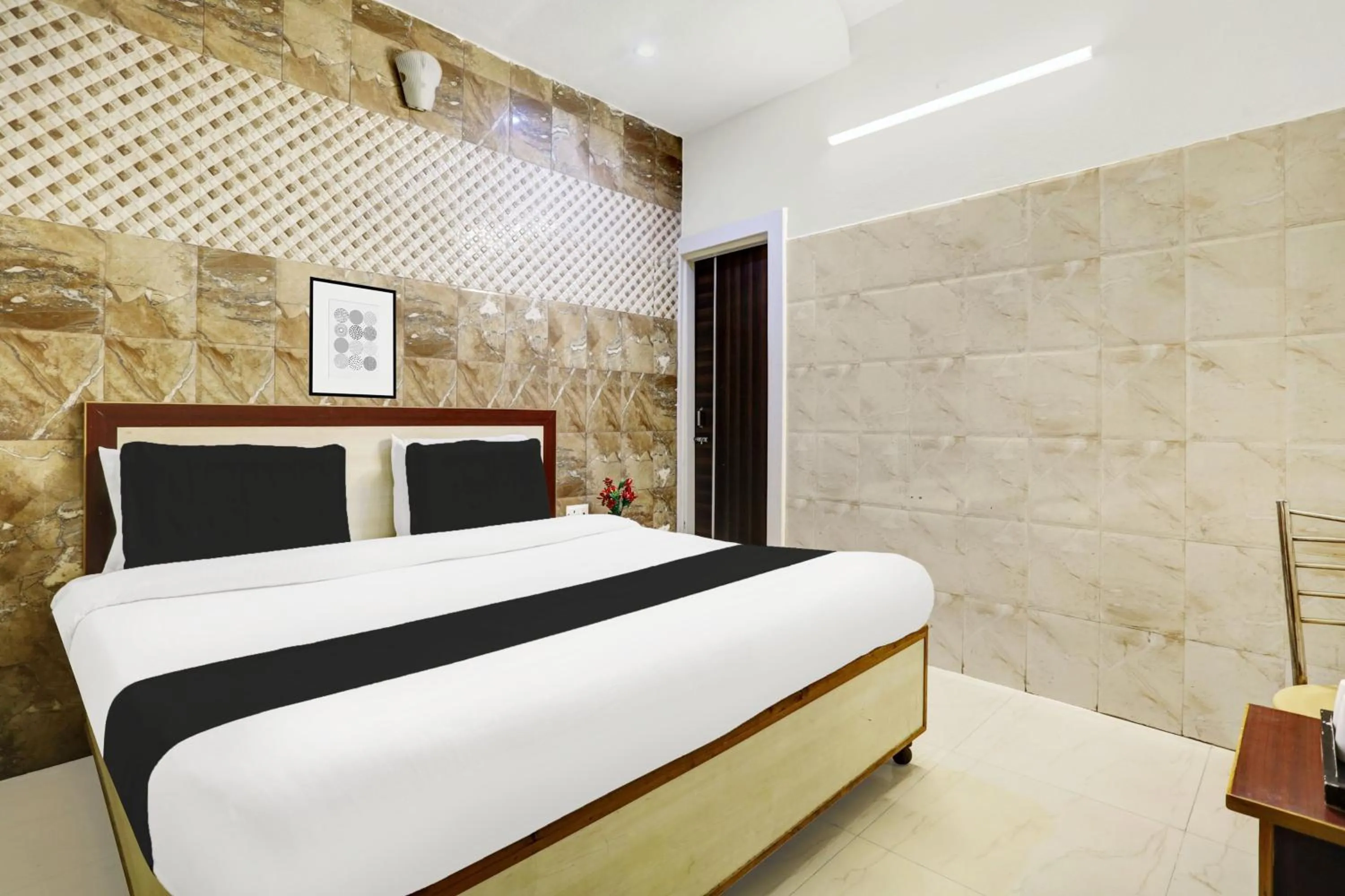 Bedroom, Bed in Hotel O Jammu Near Ragunath Bazaar Formerly GoodWill