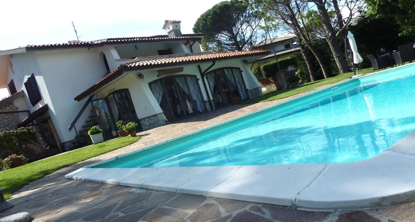 Swimming pool in Villa Rilke Duino