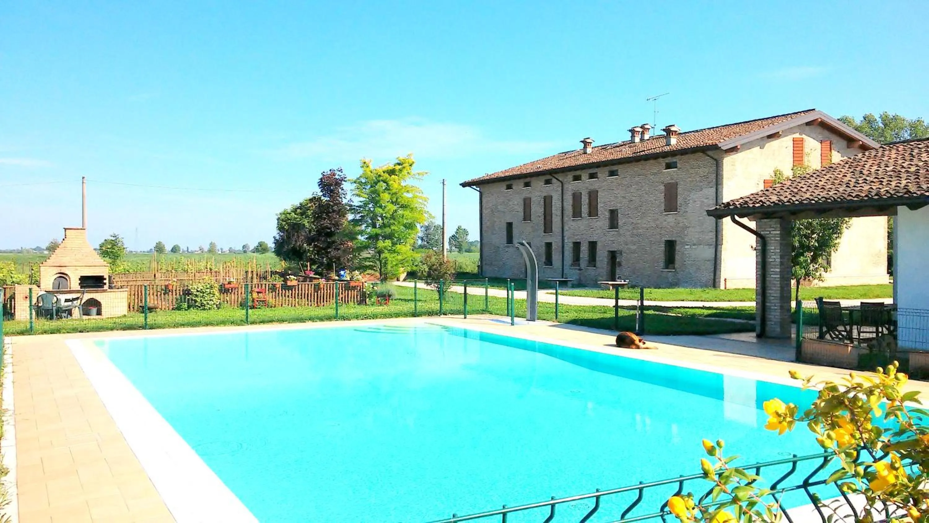 Pool view in La Garzaga Turismo Rurale