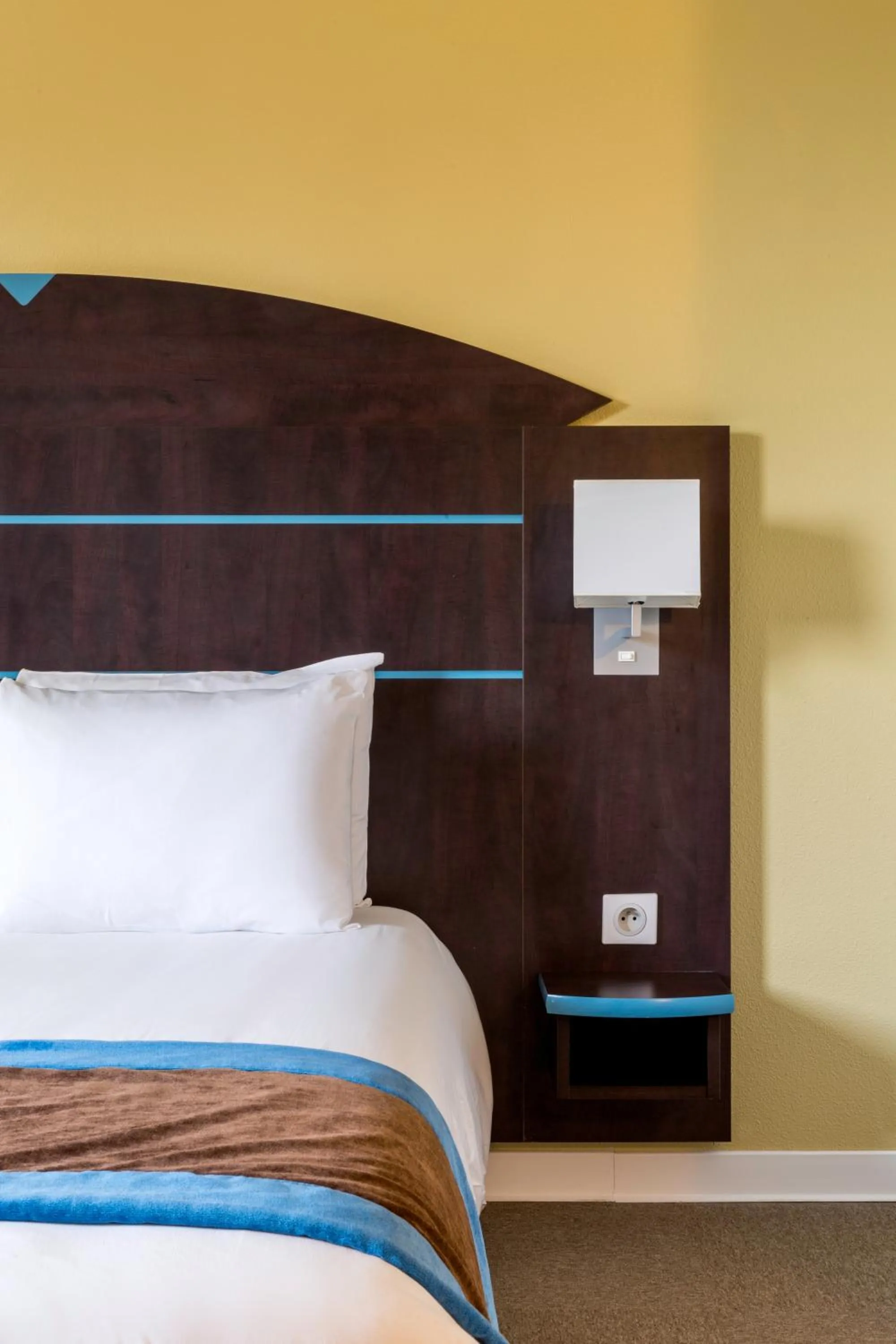 Bed in Sure Hotel by Best Western Saint-Amand-Les-Eaux