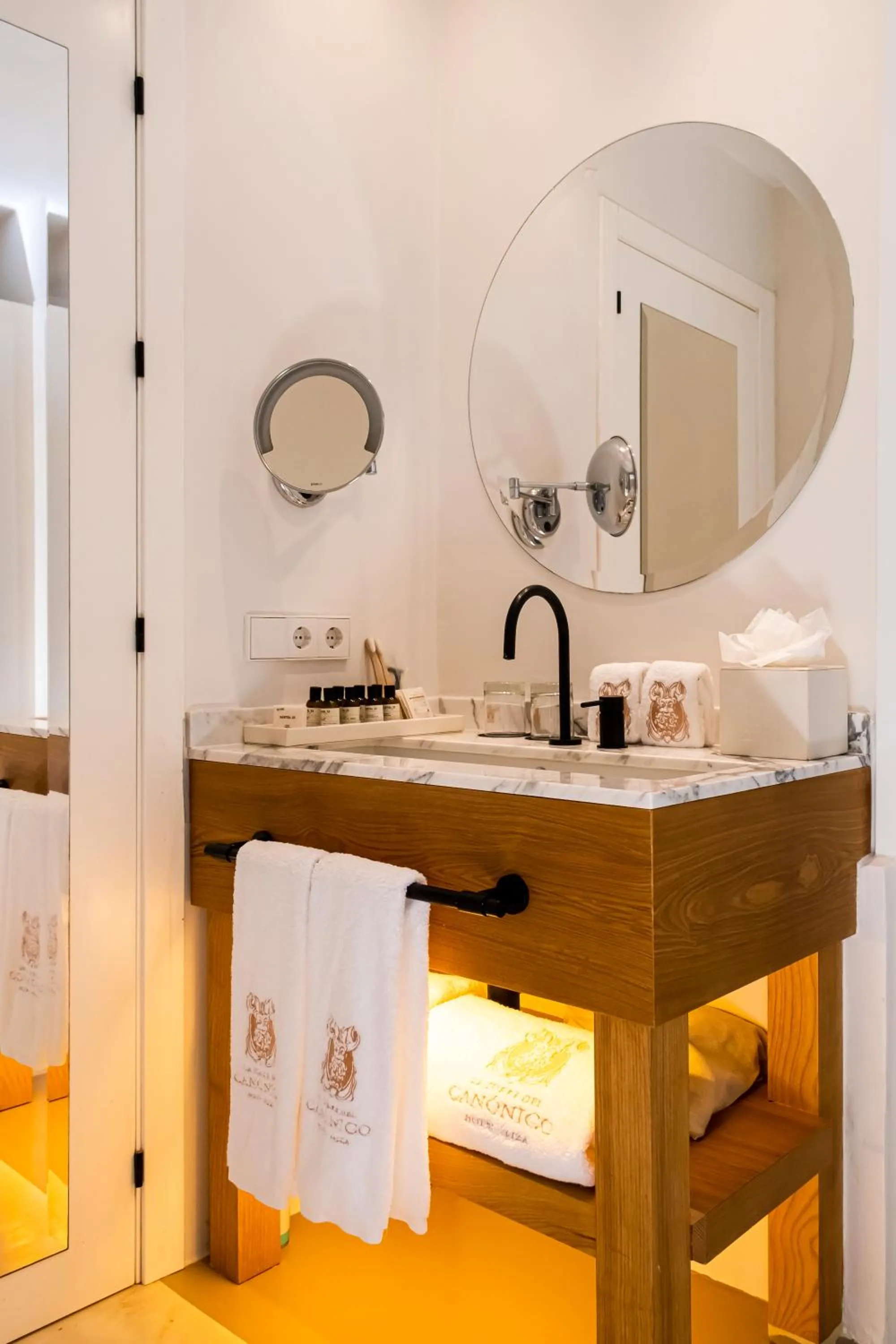 Bathroom in Hotel La Torre del Canonigo - Small Luxury Hotels