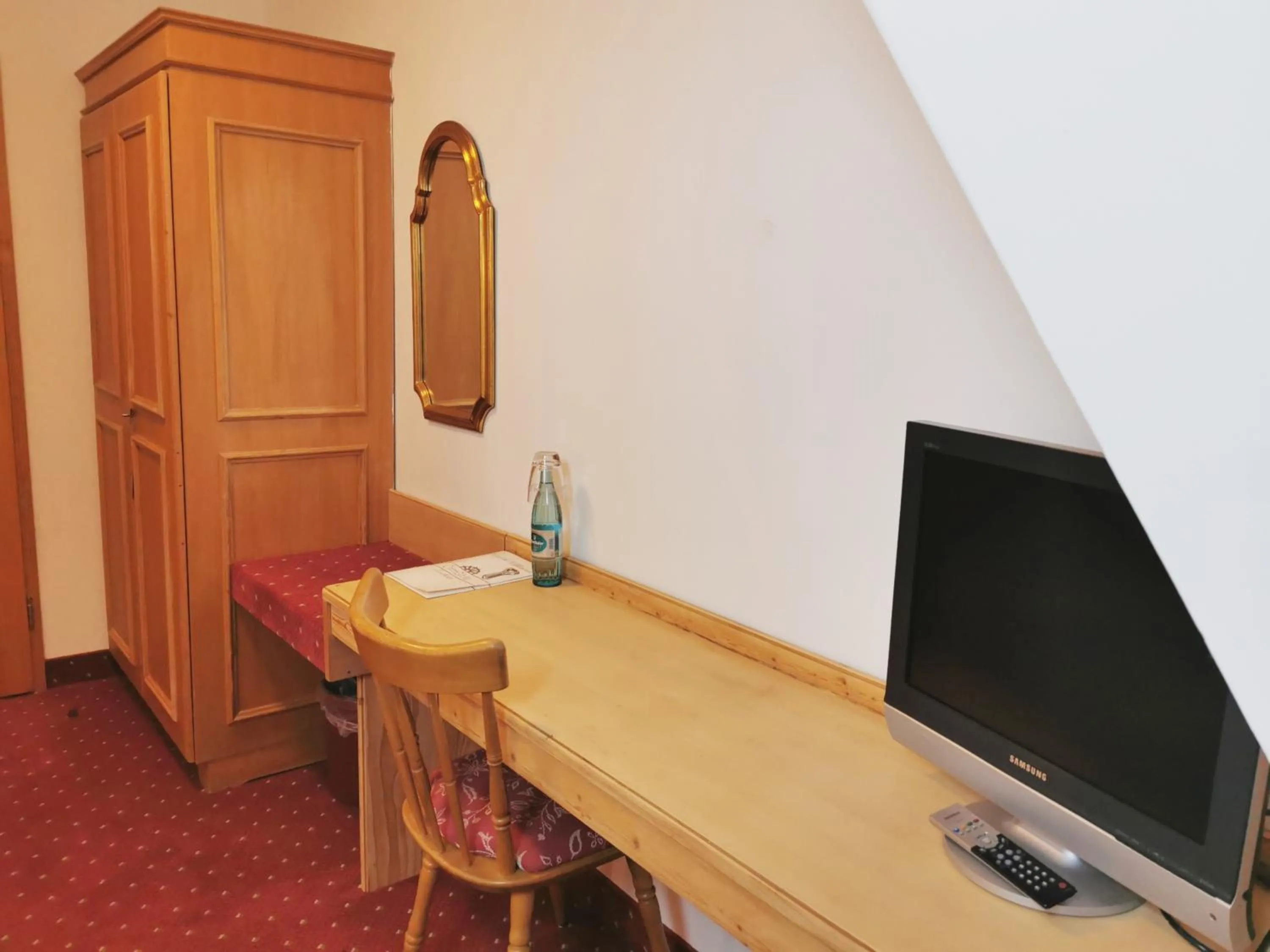 Photo of the whole room in Landhotel Ölmühle