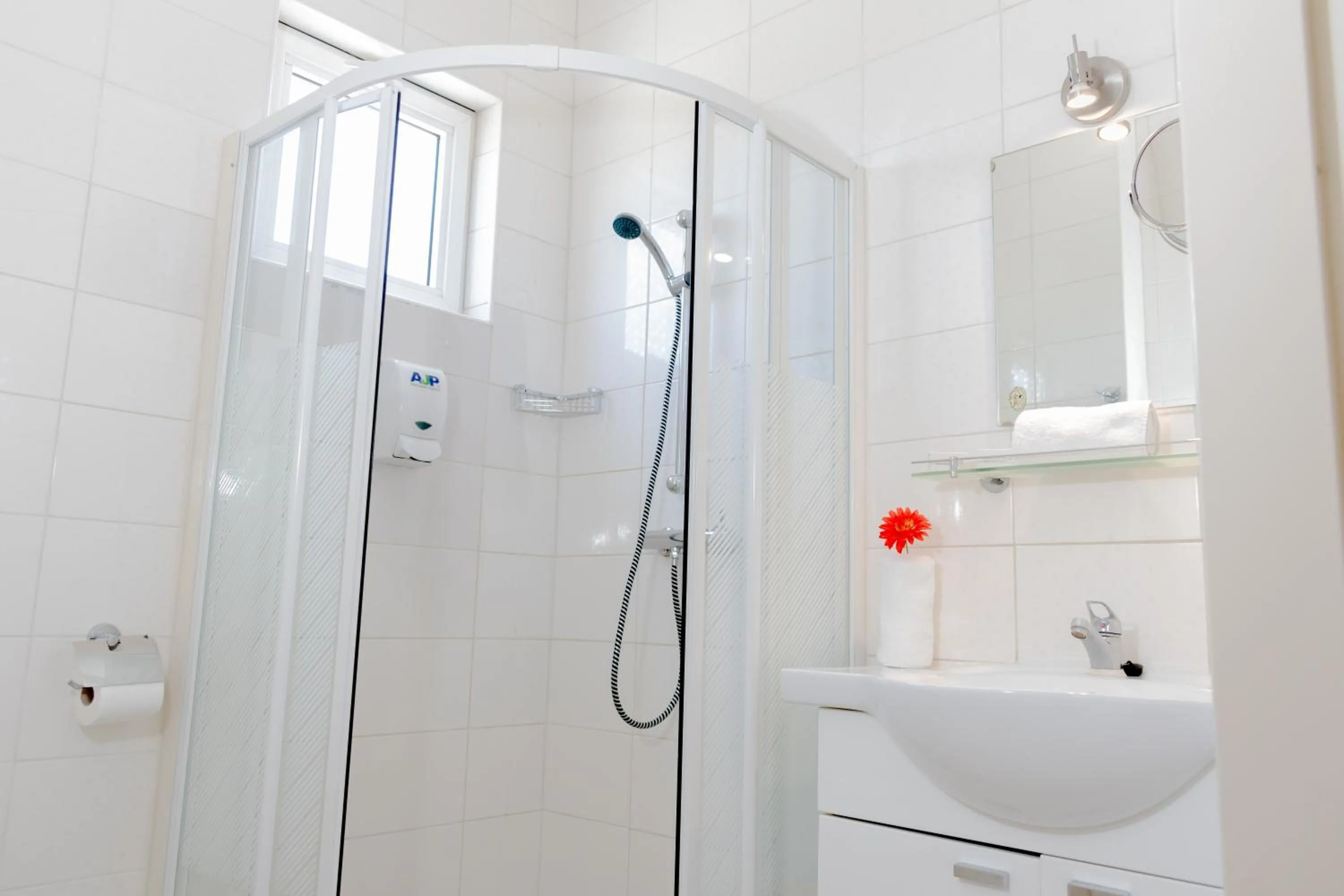 Bathroom in Central Hotel Bonaire