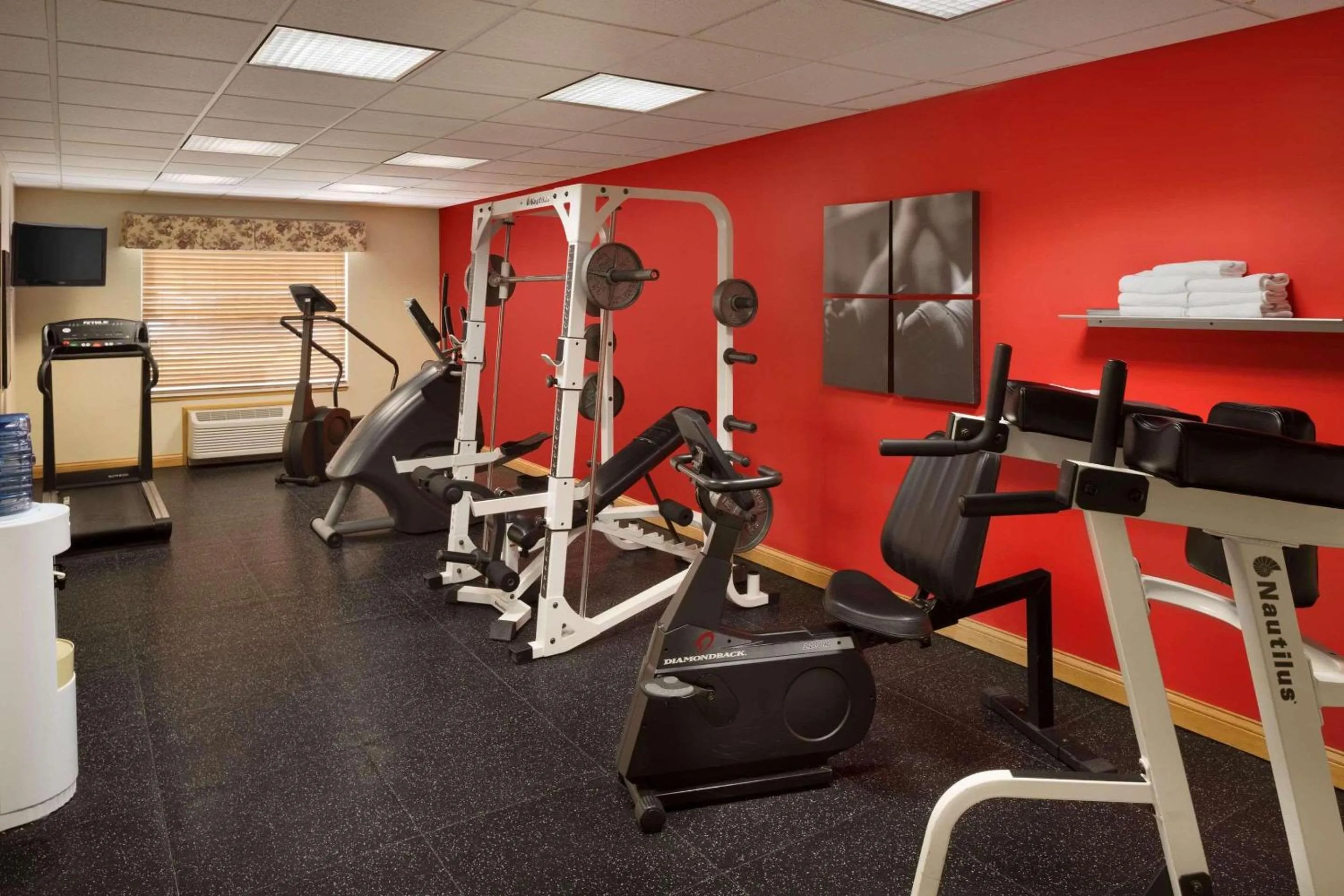 Fitness centre/facilities in Country Inn & Suites by Radisson, Louisville East, KY