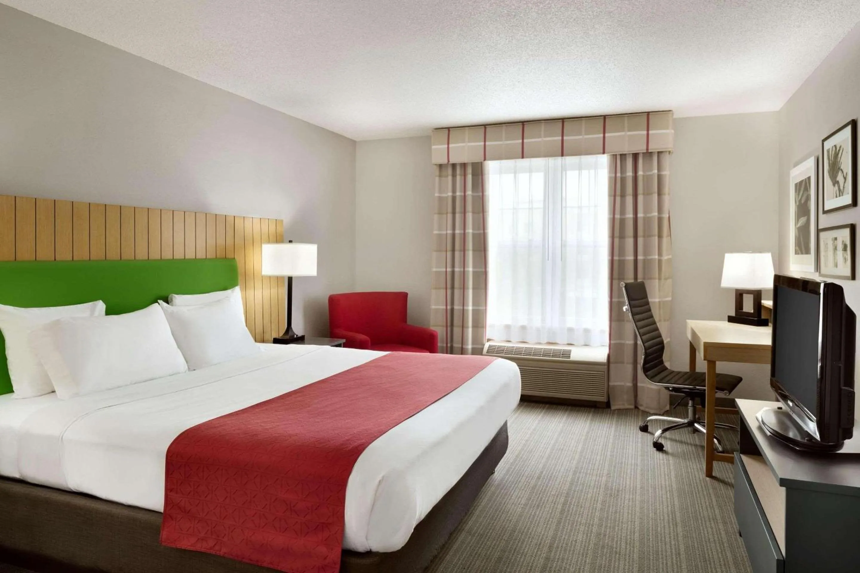 Bedroom, Bed in Country Inn & Suites by Radisson, Louisville East, KY
