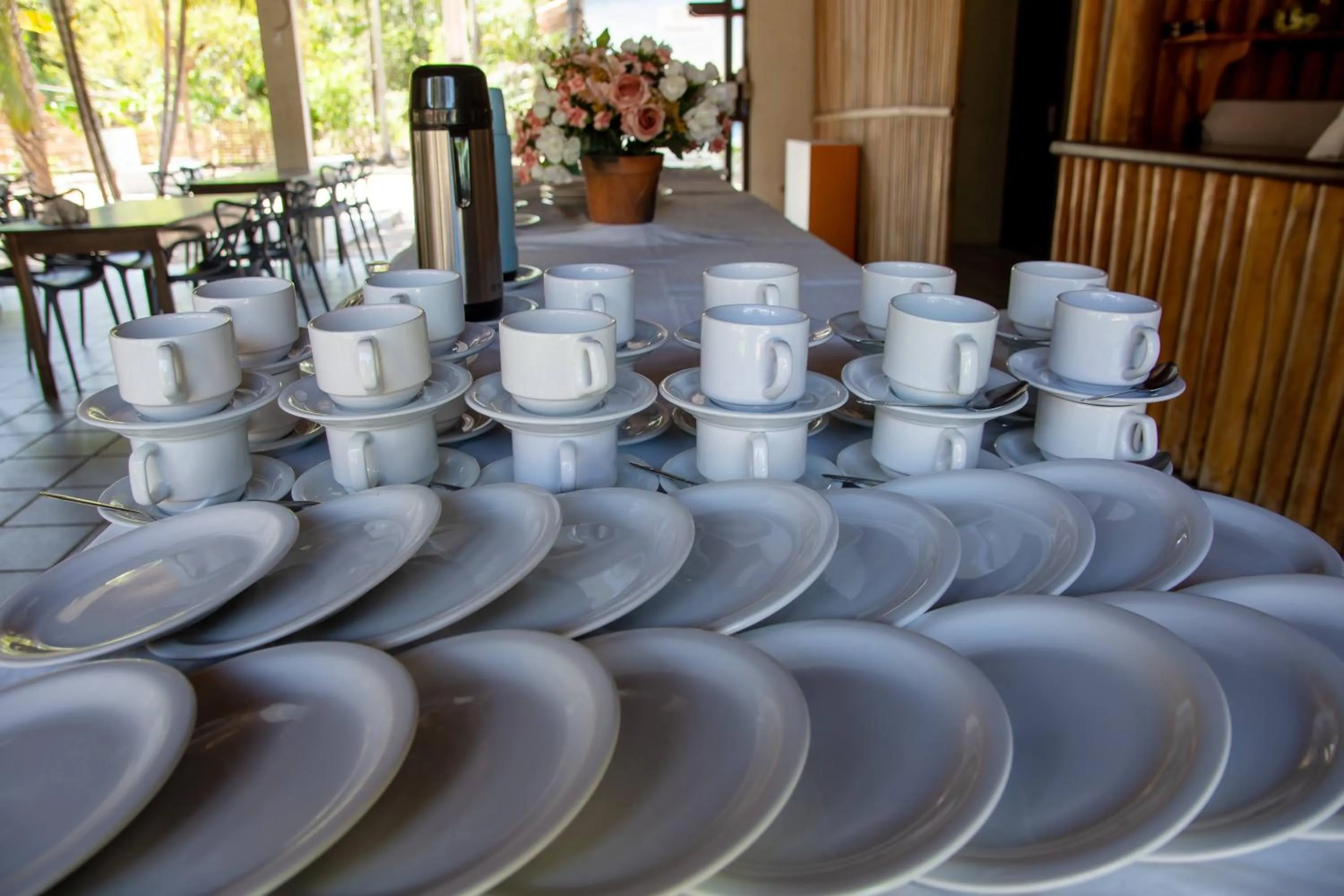 Buffet breakfast in Orla Nautica