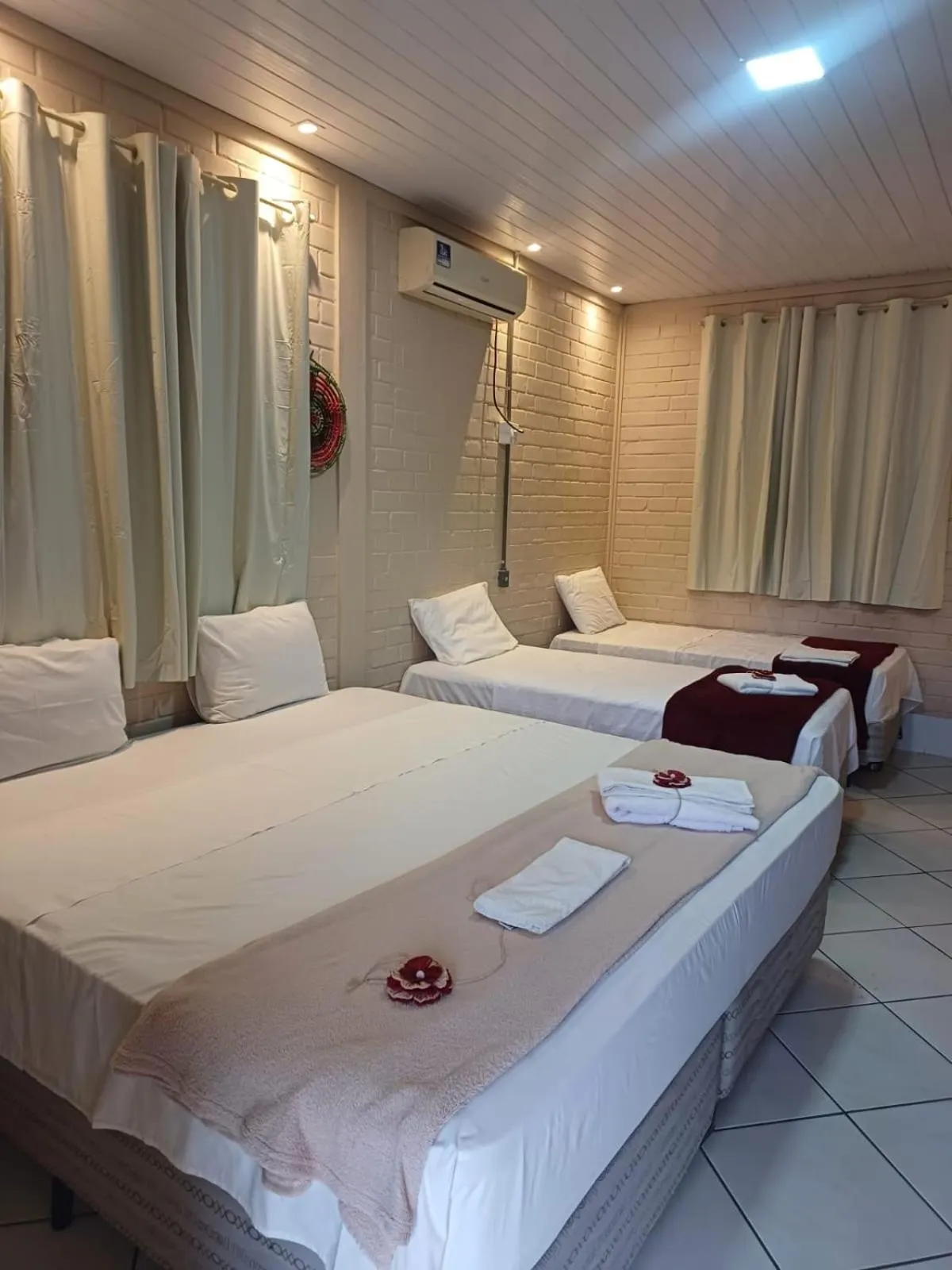 Photo of the whole room, Bed in Orla Nautica