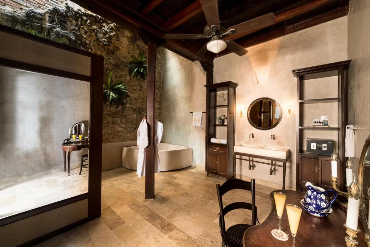 Bathroom, Bed in Hotel Boutique Casa Del Arzobispado