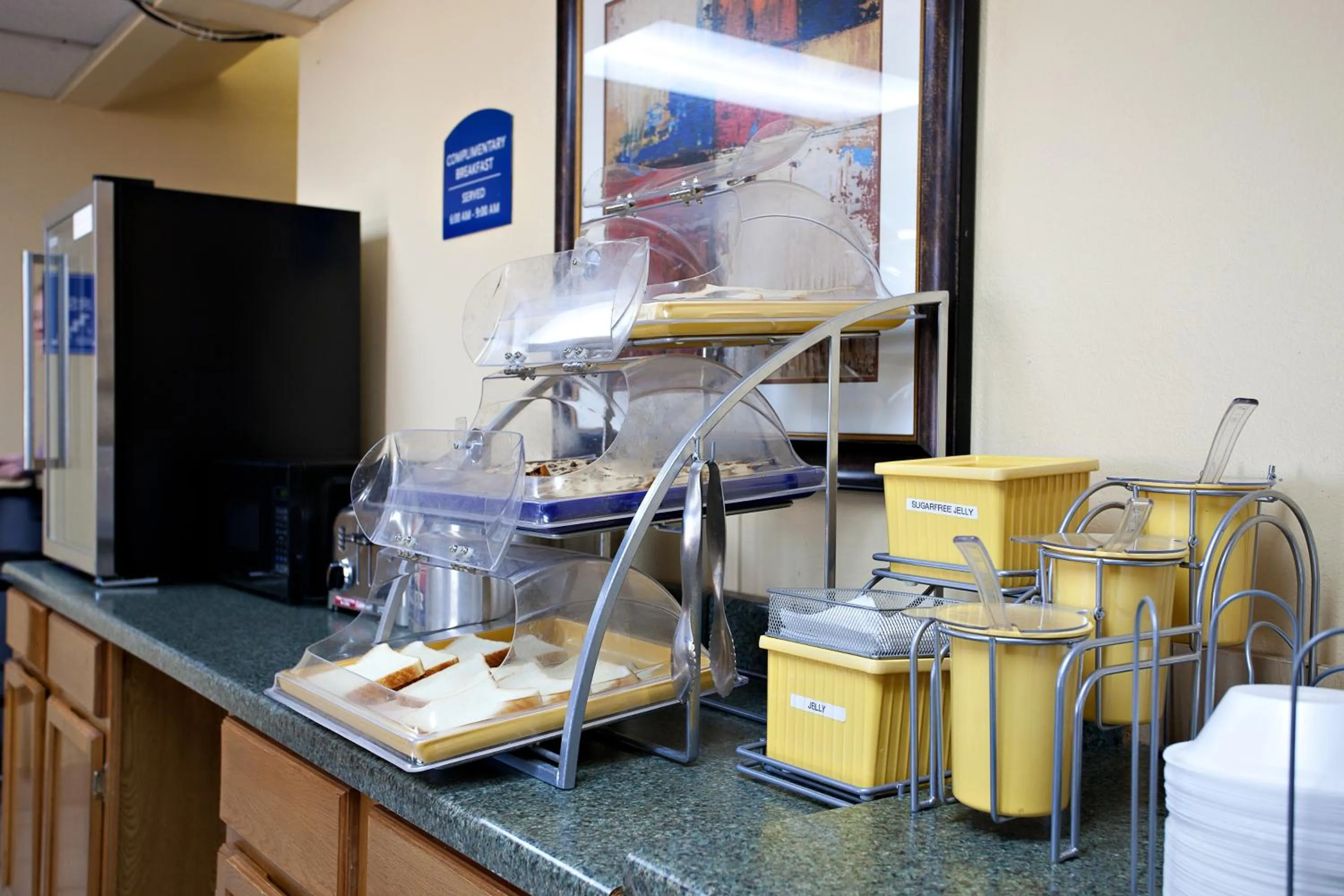 Breakfast in Days Inn by Wyndham Park City Kansas