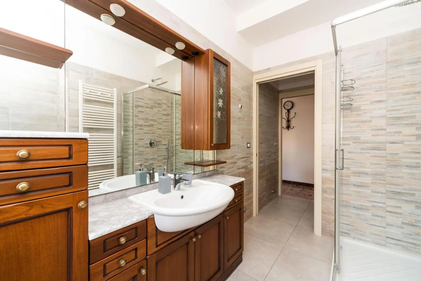 Shower in Monti Guesthouse