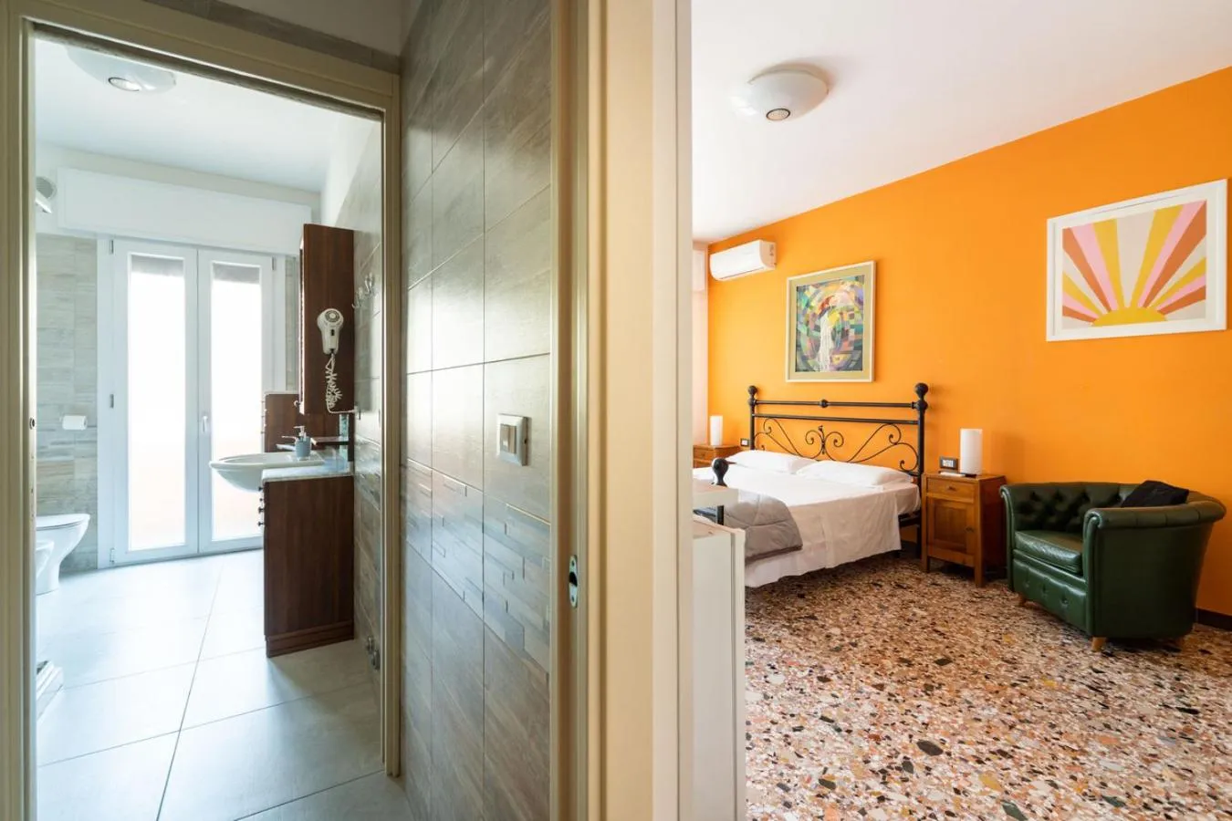 Bathroom, Bed in Monti Guesthouse